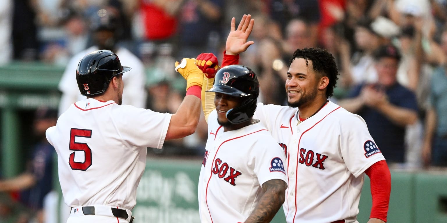 Red Sox pile on power again, topping White Sox 14-2 to extend win streak to six