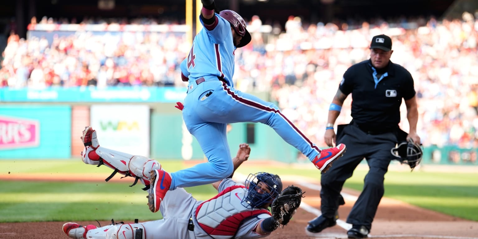 Luis Arraez makes it look easy on the basepaths, then misses the one thing it required
