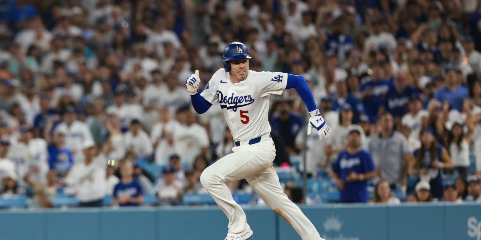 Freddie Freeman delivers the clincher as Dodgers spark on bobblehead night