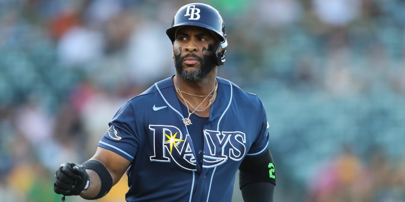 Yandy Díaz leans on veteran presence, pulls younger teammates into key moments for Rays