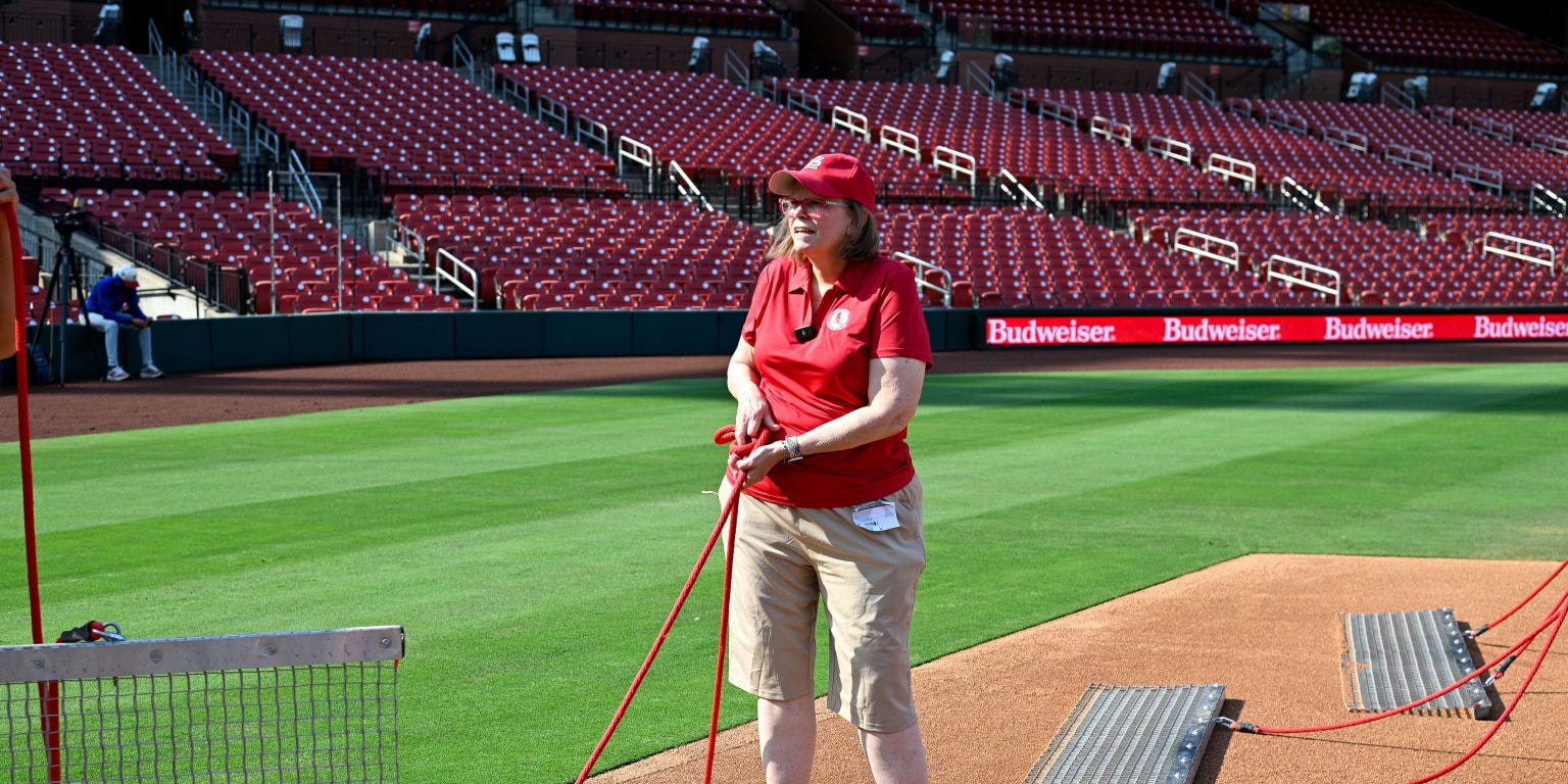 Cardinals grounds crew fulfills a lifelong ballpark wish for a cancer survivor