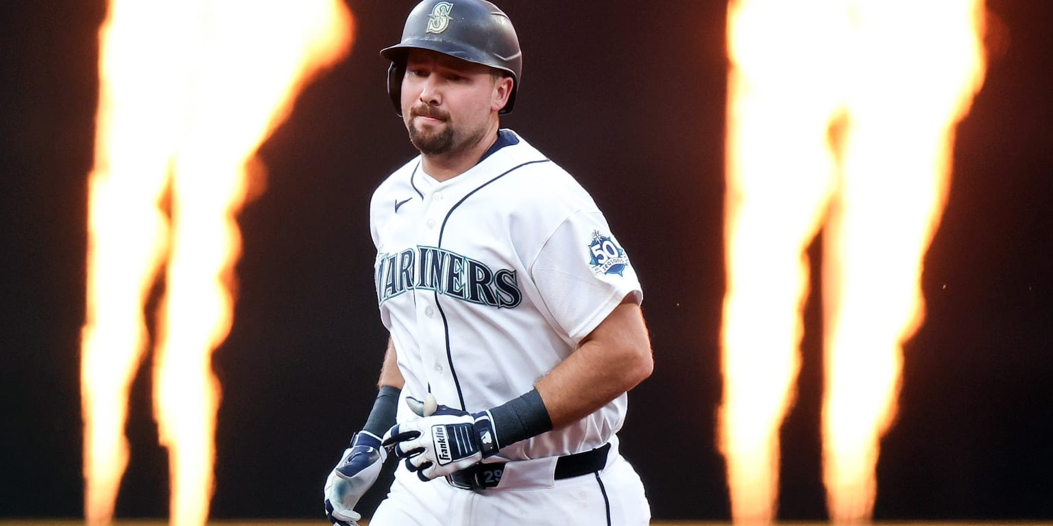 Cal Raleigh continues Mariners surge, homering again as Seattle tops the Phillies 4-1