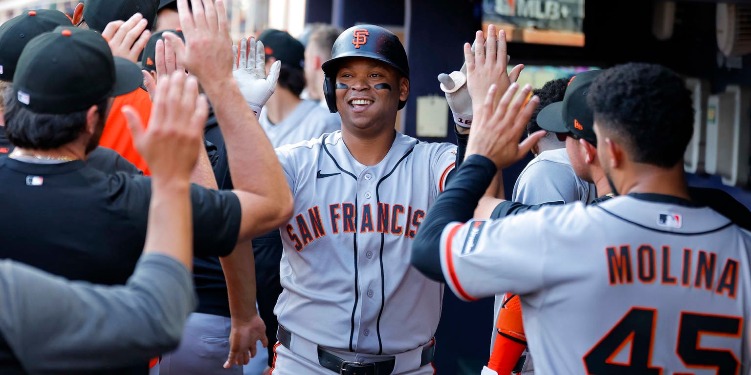 Devers belts his 30th, Giants’ rookies spark offense as San Francisco beats Braves in makeup game