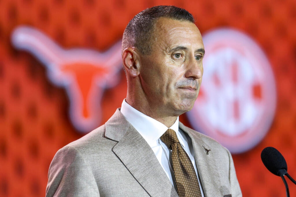 Texas dismisses junior linebacker Ty’Anthony Smith for conduct detrimental, leaving another offseason question in Austin