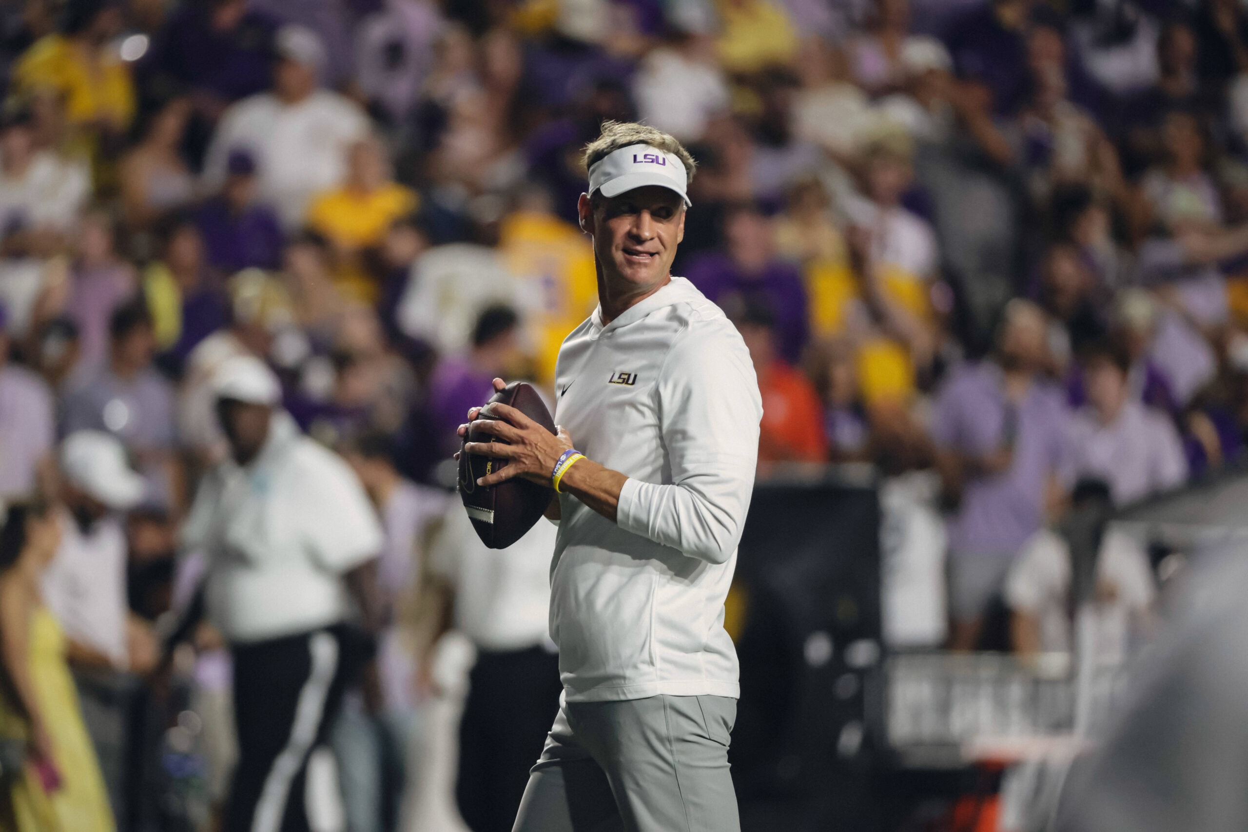 Lane Kiffin says Kentucky fans created serious safety risks after chaotic field-rush at Kroger Field
