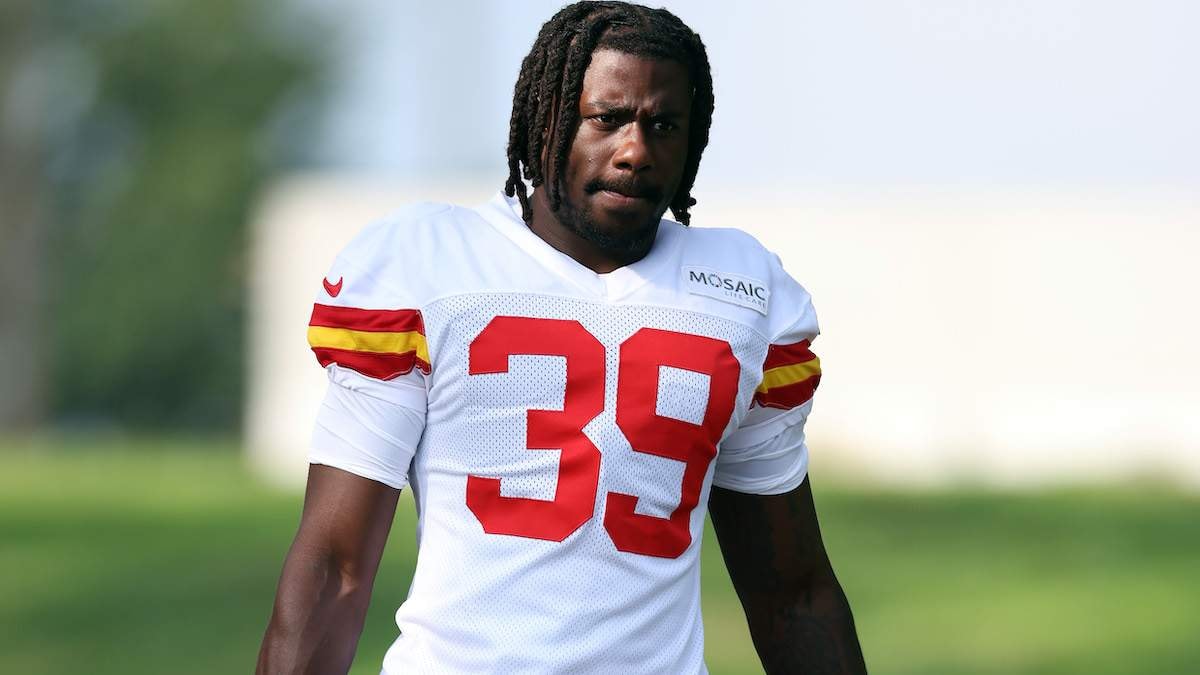 Chiefs cornerback Melvin Smith exits vs. Seahawks with a painful injury, raising early depth concerns