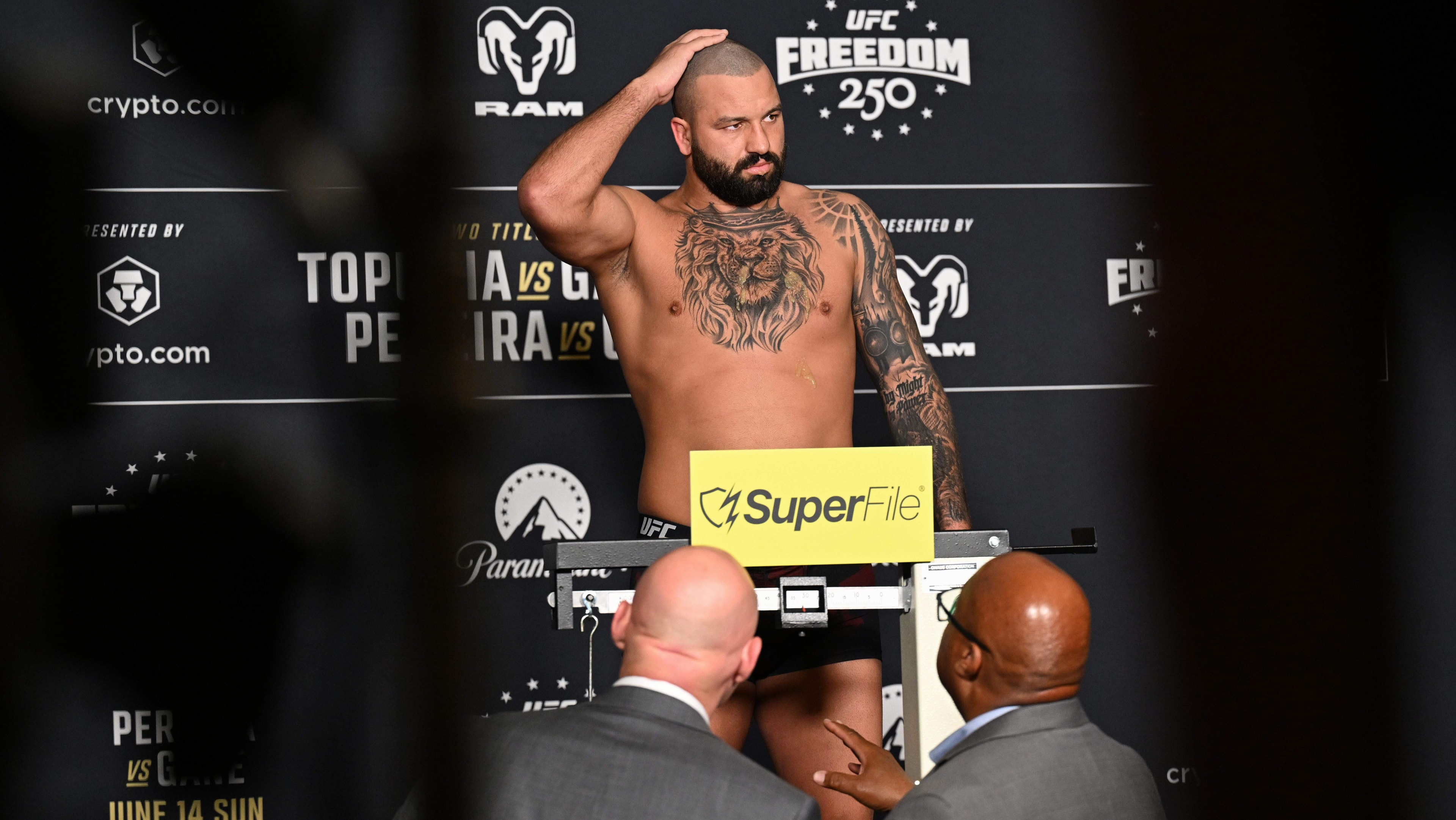 Josh Hokit turns up the heat on the UFC heavyweight picture, accusing champion Tom Aspinall of staying sidelined