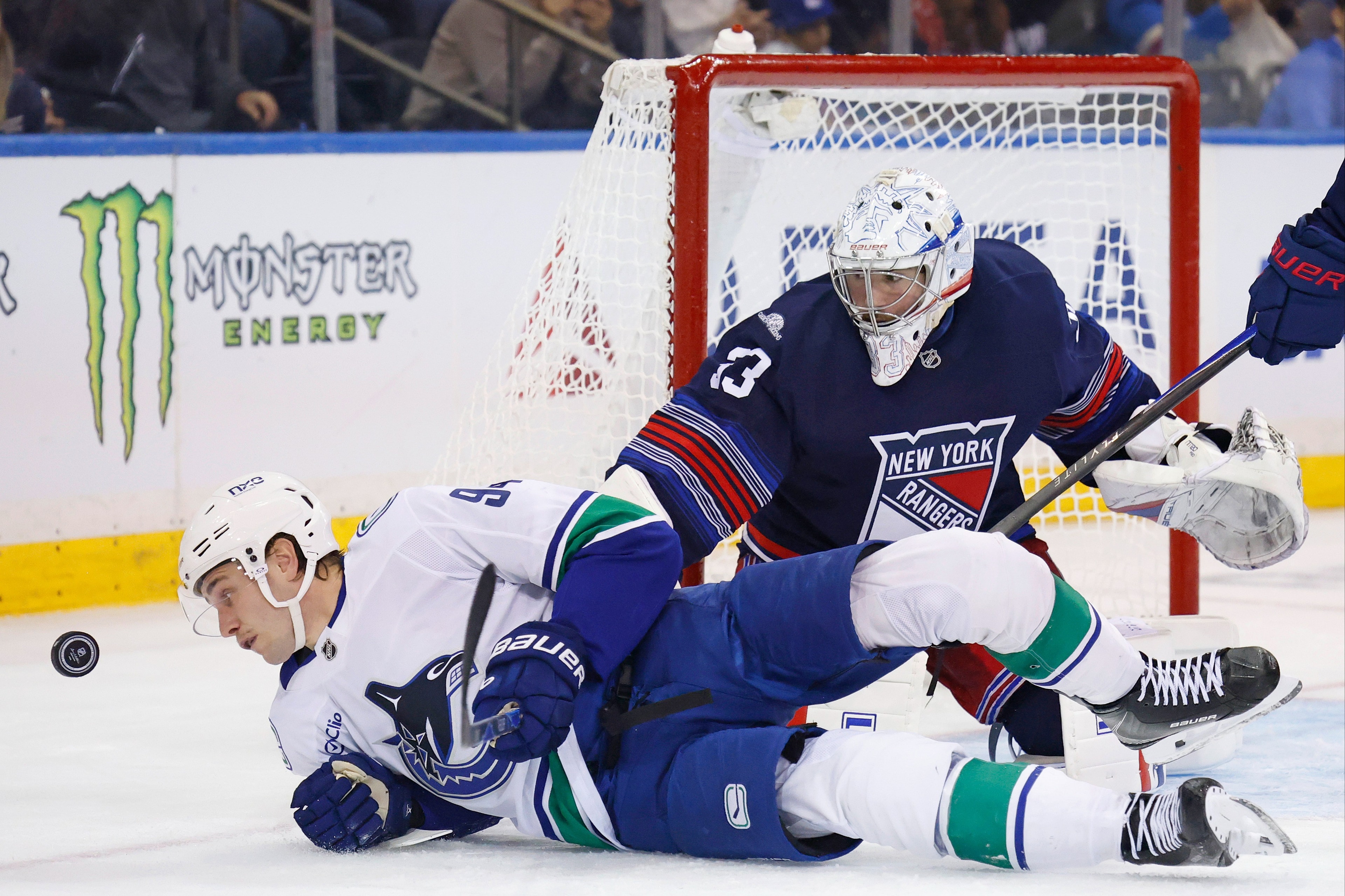 Rangers begin post-Igor Shesterkin era with gritty, resilient effort against Canucks