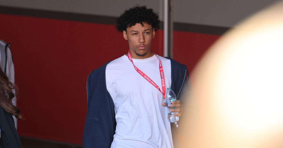 Jalen Flowers keeps his top 10 in focus as reported frontrunners and “surprising” twists shape the late-junior picture