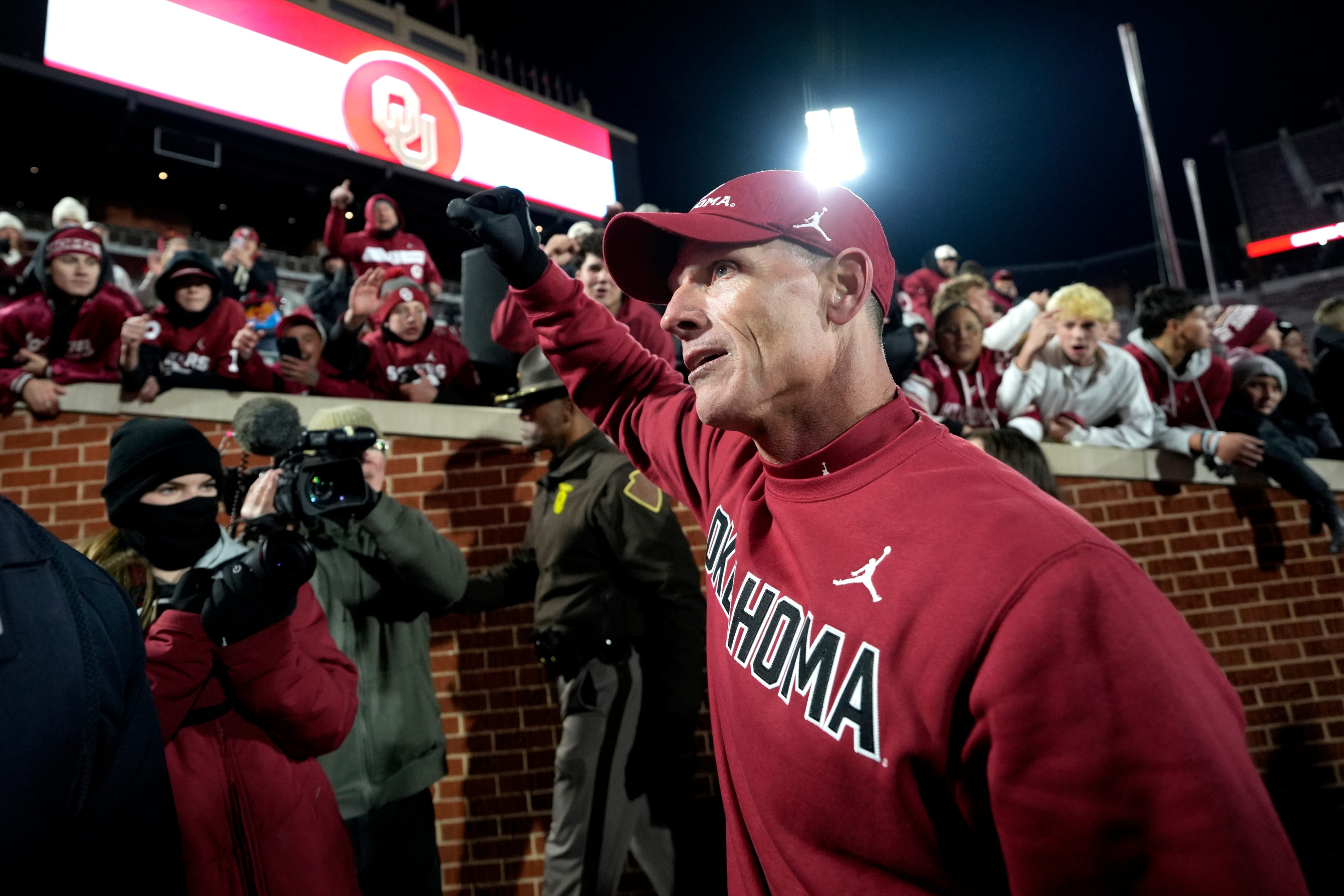 Recruiting momentum: Oklahoma is landing a “top school” label for three blue-chippers in the 2028 class