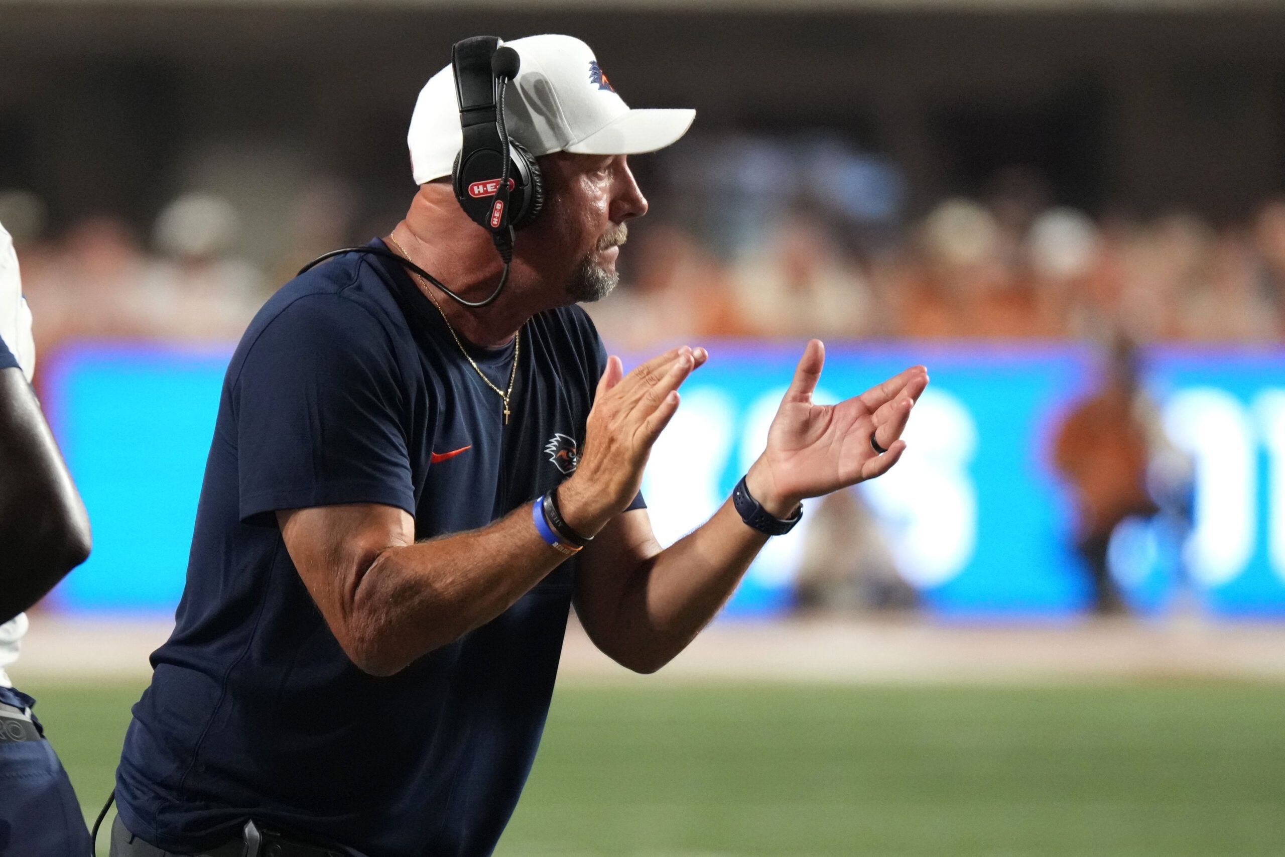 UTSA turns Brian Hartline’s Alamodome noise remarks into a 31-24 American win over South Florida