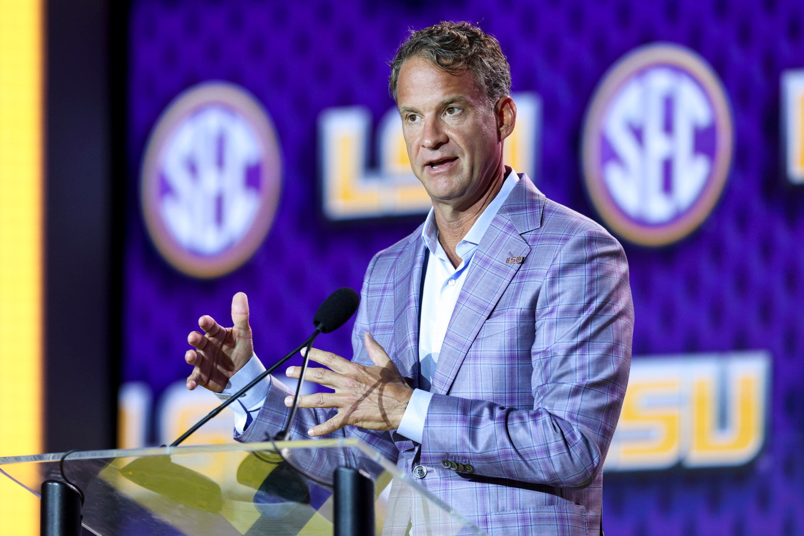 Lane Kiffin addresses LSU interest in former NFL players amid college football eligibility debate