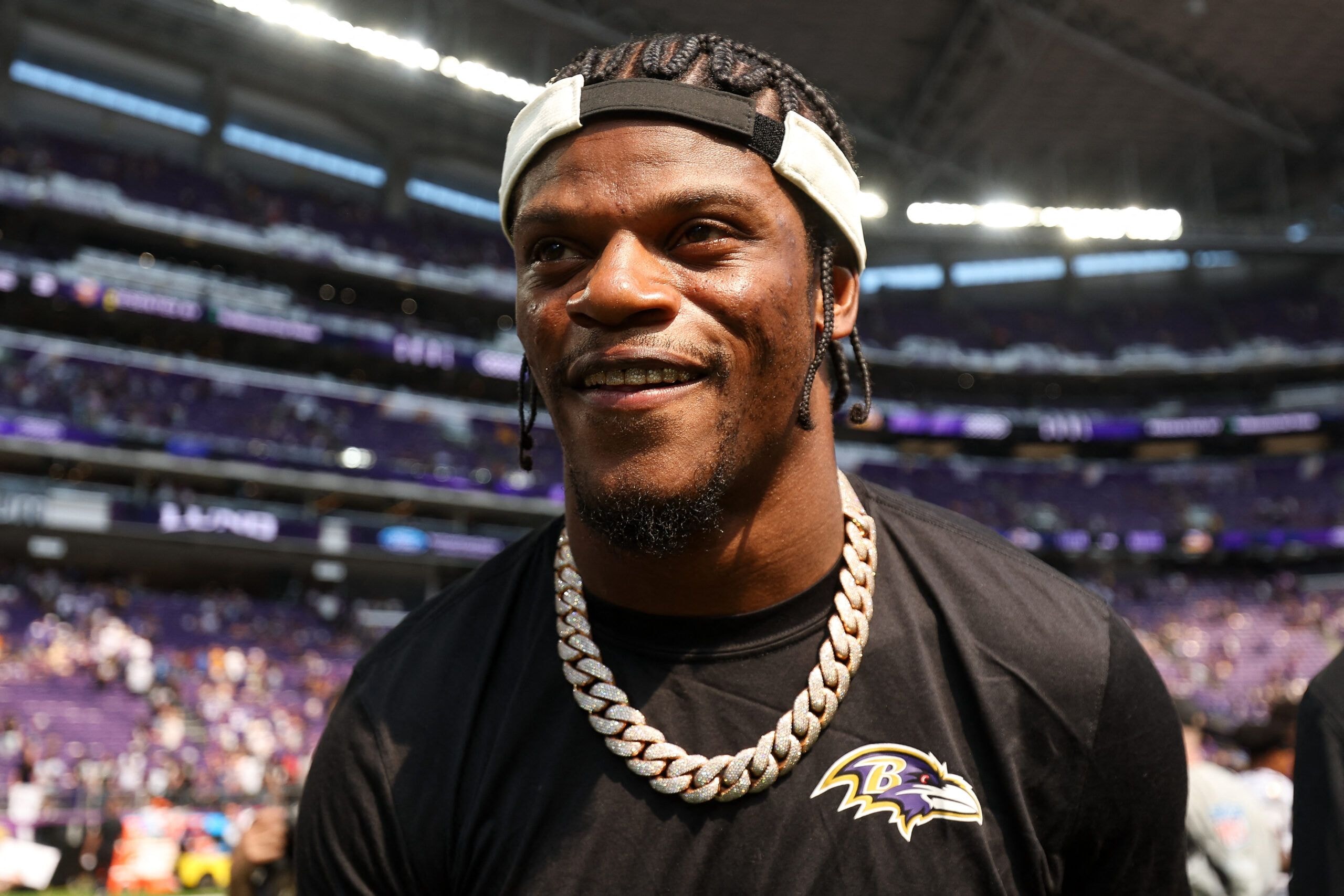 Ex-Ravens defensive back stirs fresh debate about Lamar Jackson’s future in Baltimore, pointing to a “genuinely bizarre” market and looming compensation
