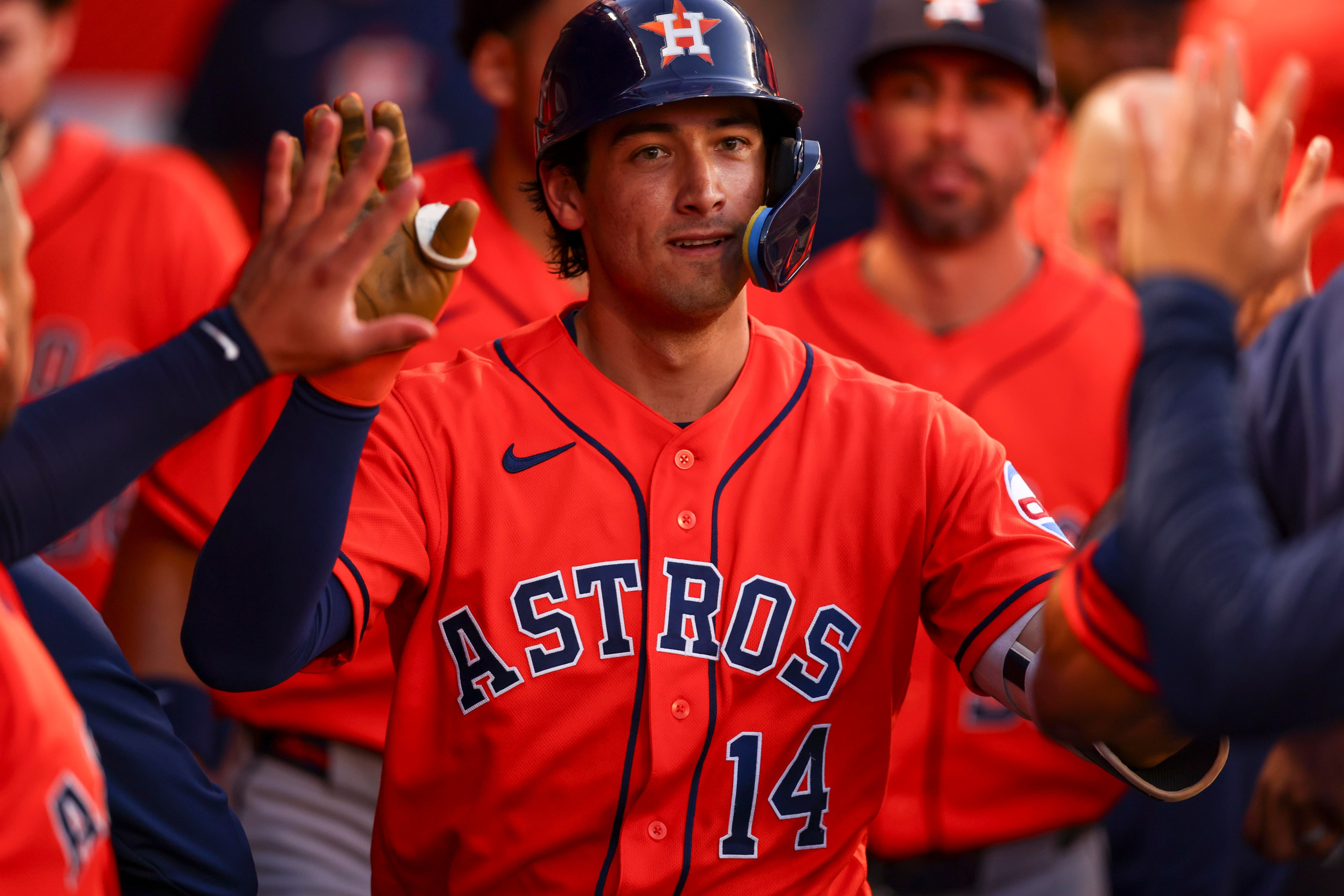 Giants use waivers to claim infielder Shay Whitcomb from the Astros, option him to Sacramento