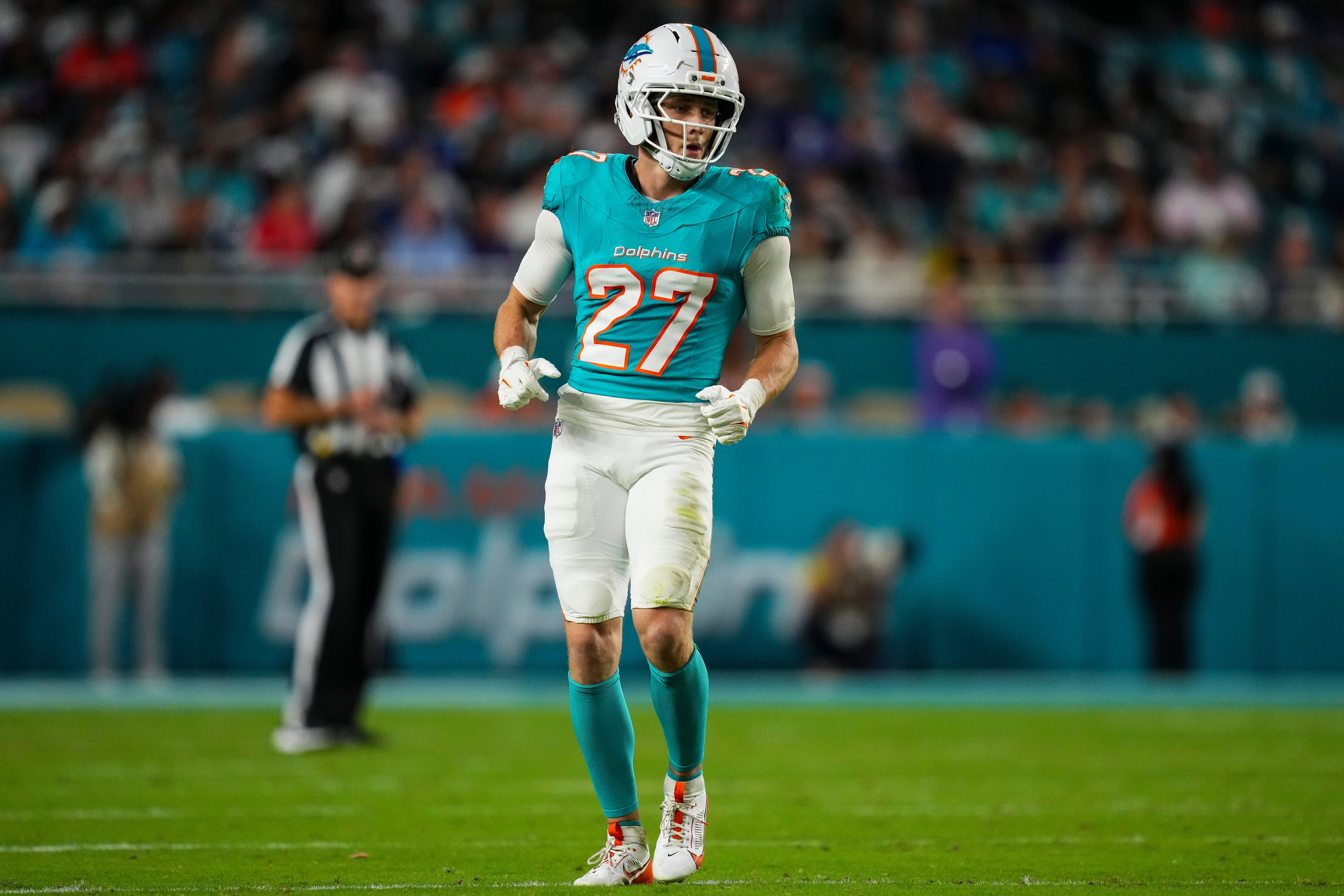 Dolphins make roster reshuffle after Monday waiver claims, sign Malik Herring