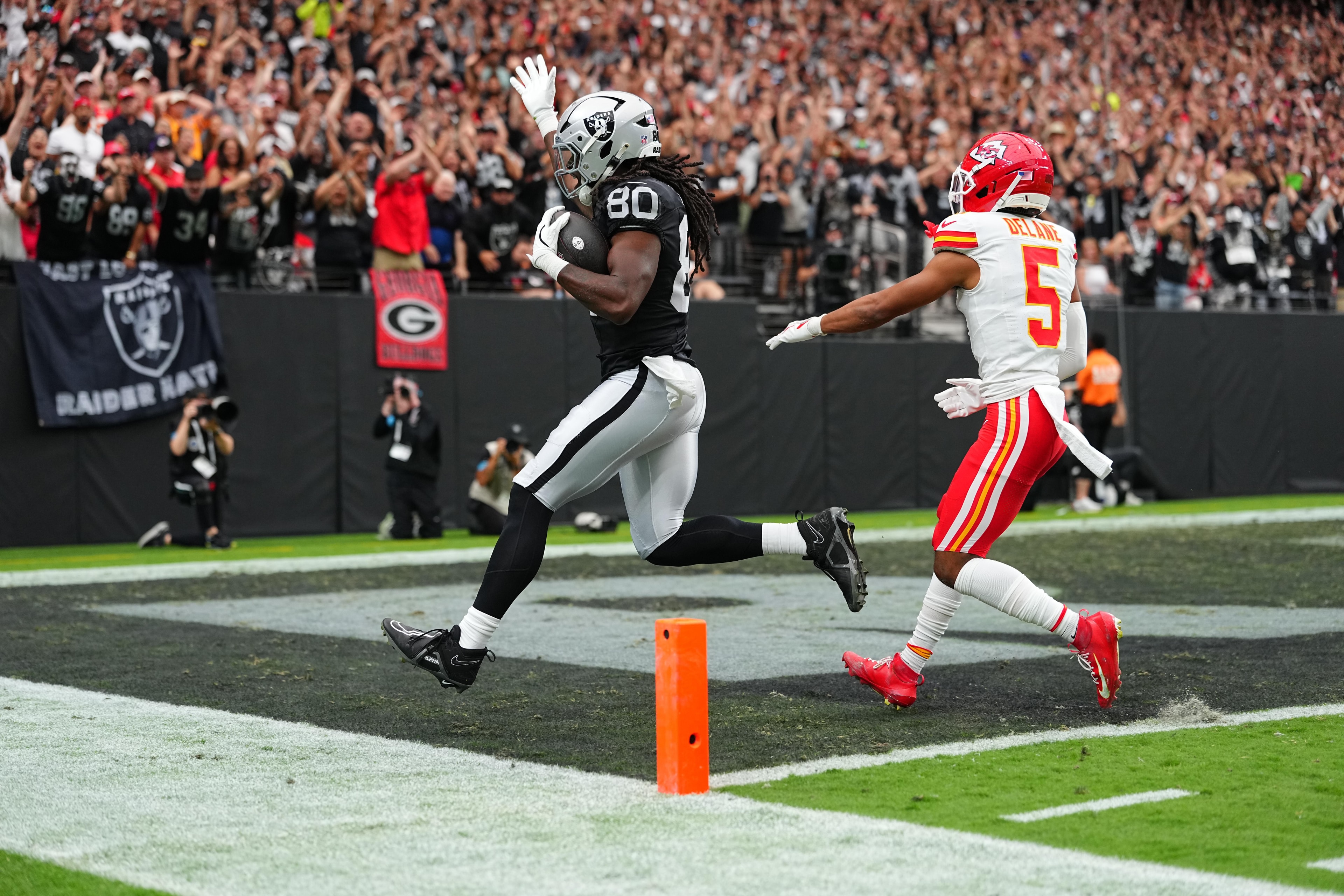 Raiders fans show strong belief in team direction after first setback, survey says