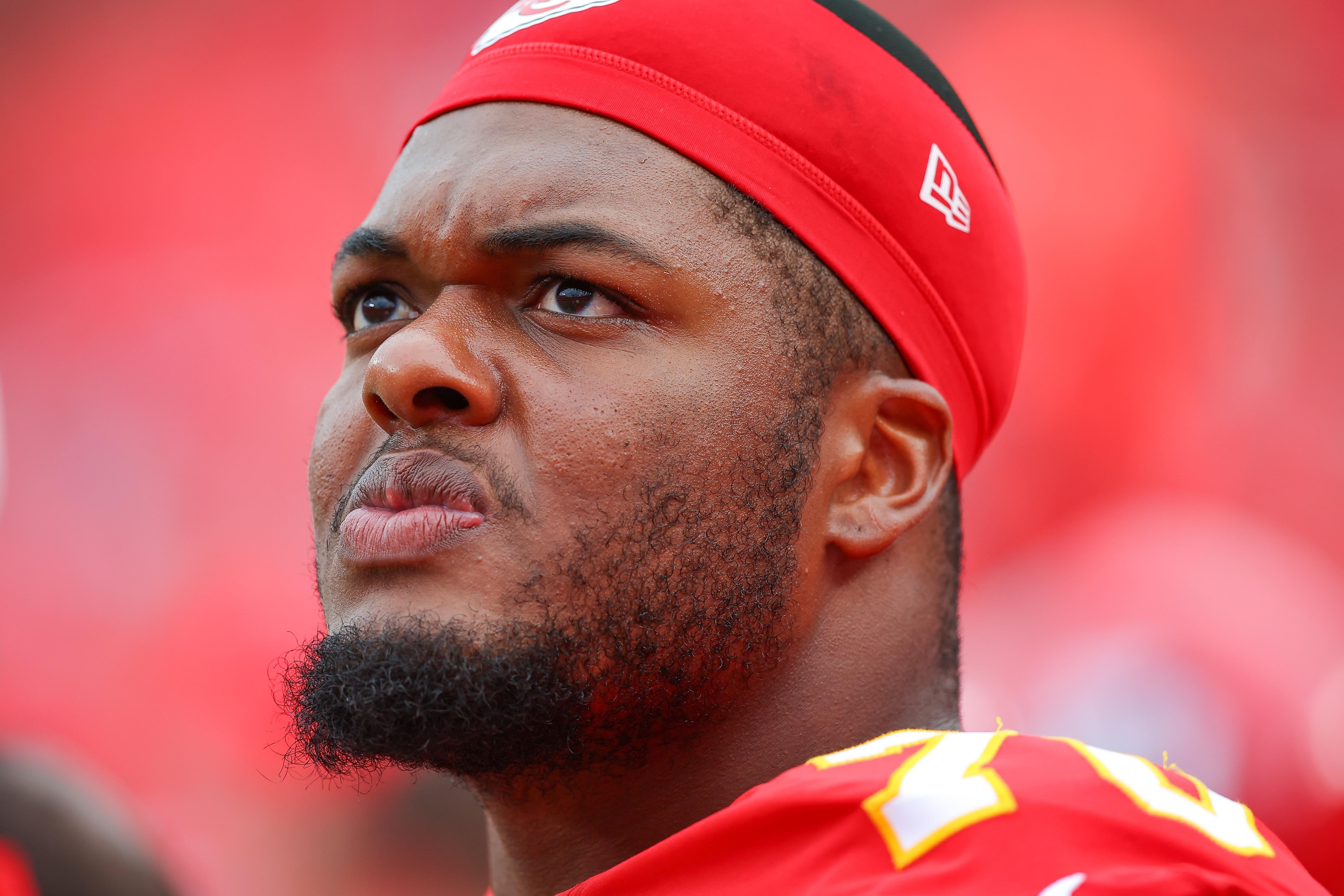 Chiefs coaches look for encouraging signs as rookie tackle Kahlil Benson works through Saturday’s rough stretch