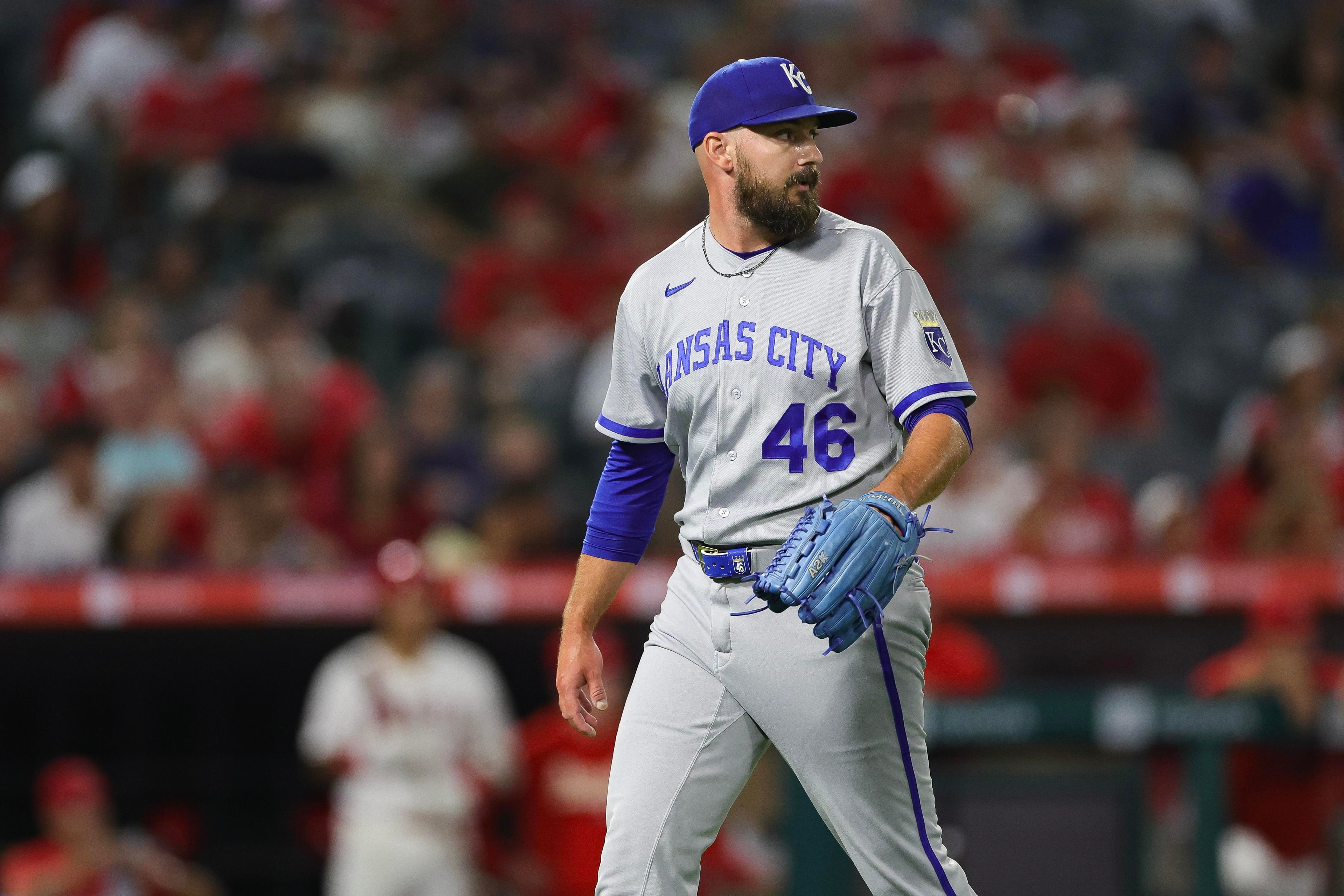 Yankees claim John Schreiber off waivers, adding bullpen depth from the Royals