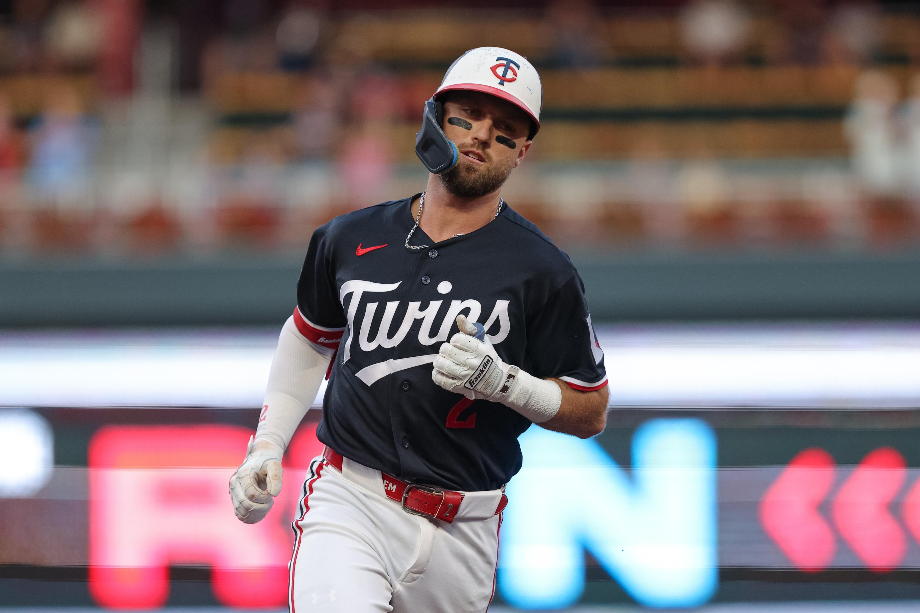 Twins blast Tigers 11-1 to open series with playoff pressure rising