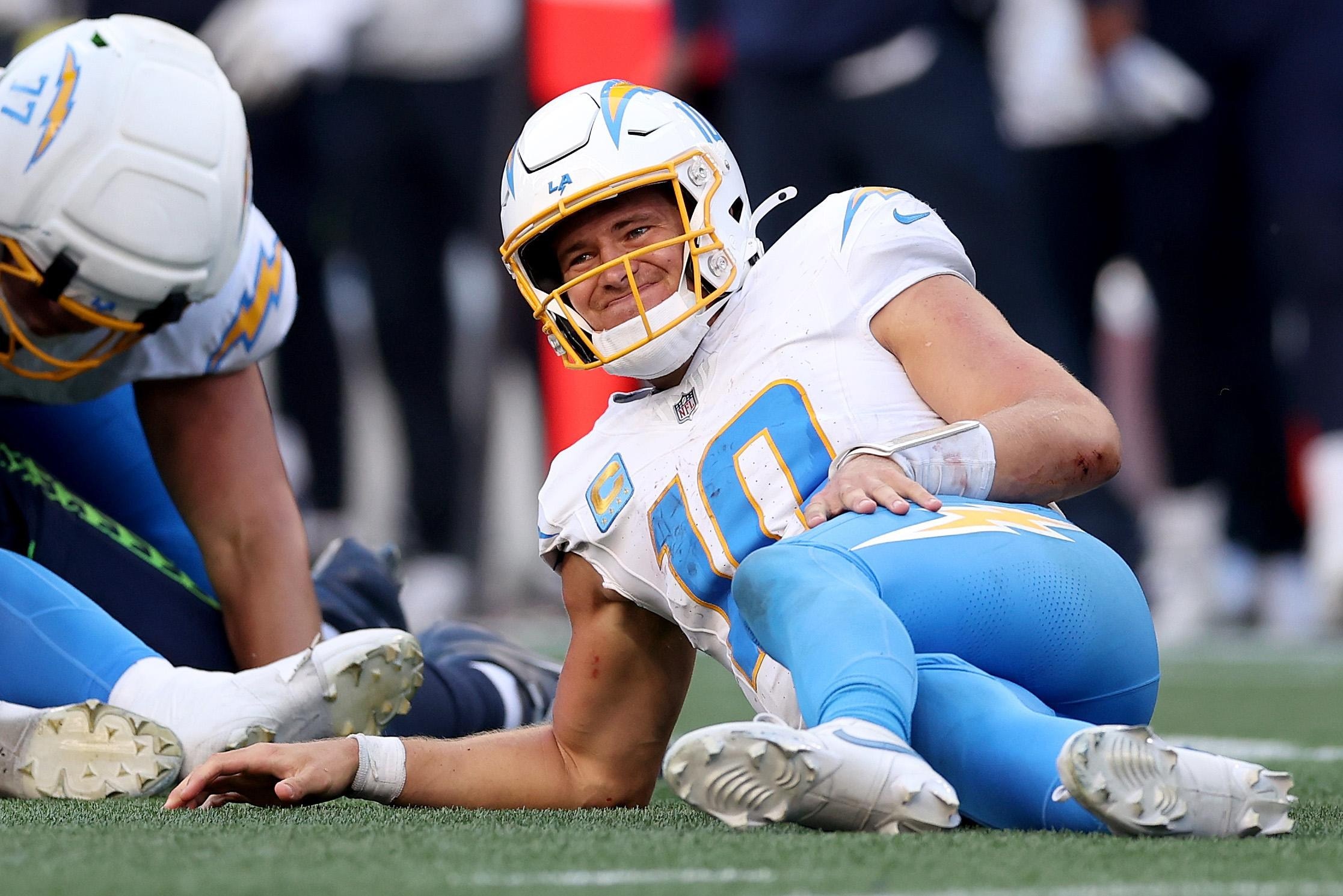 Justin Herbert slips to No. 31 in latest NFL quarterback rankings, adding pressure to the Chargers’ season