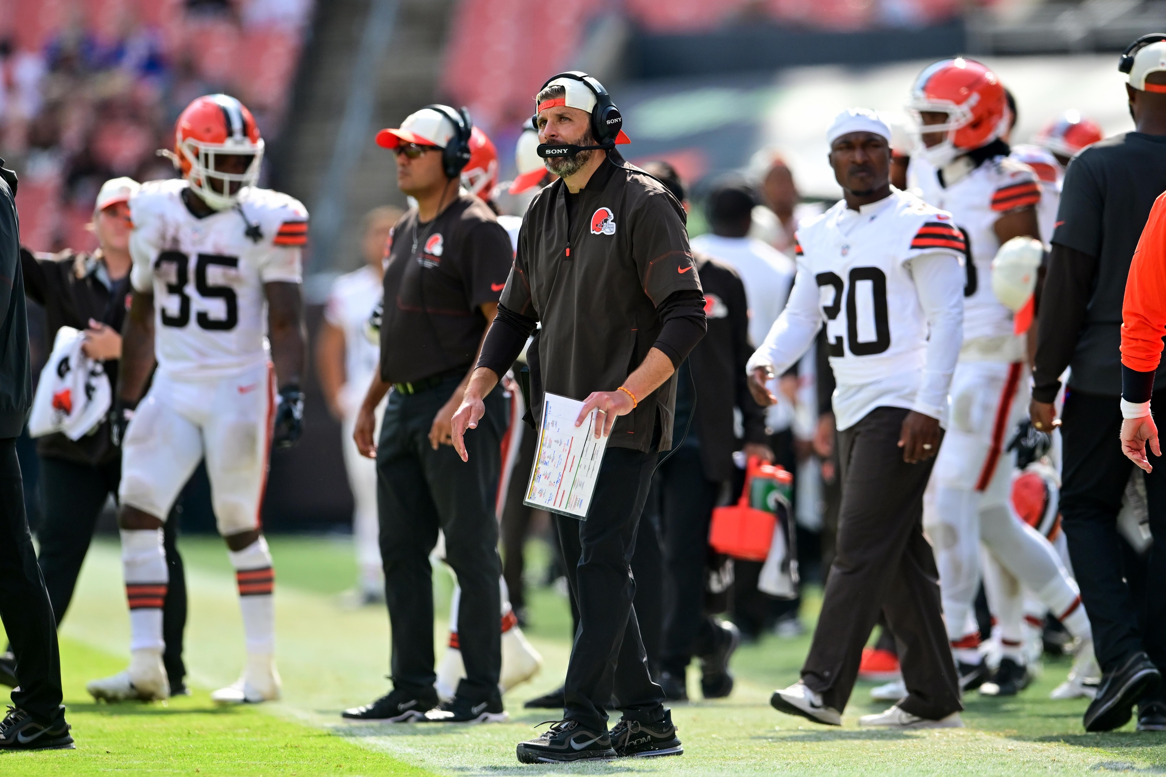 Browns defensive coordinator Mike Rutenberg leans into scheme tweaks after a rough start