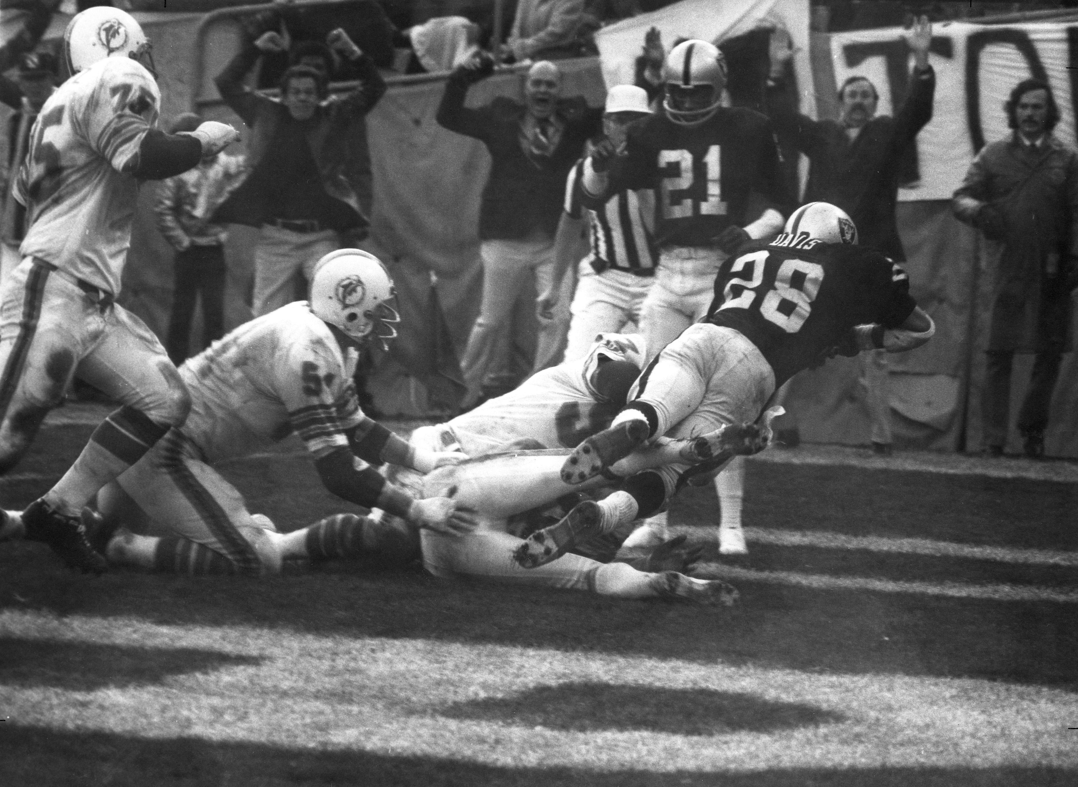 Dolphins and Saints take center stage in Yahoo Sports’ weekly stream-of-consciousness notebook