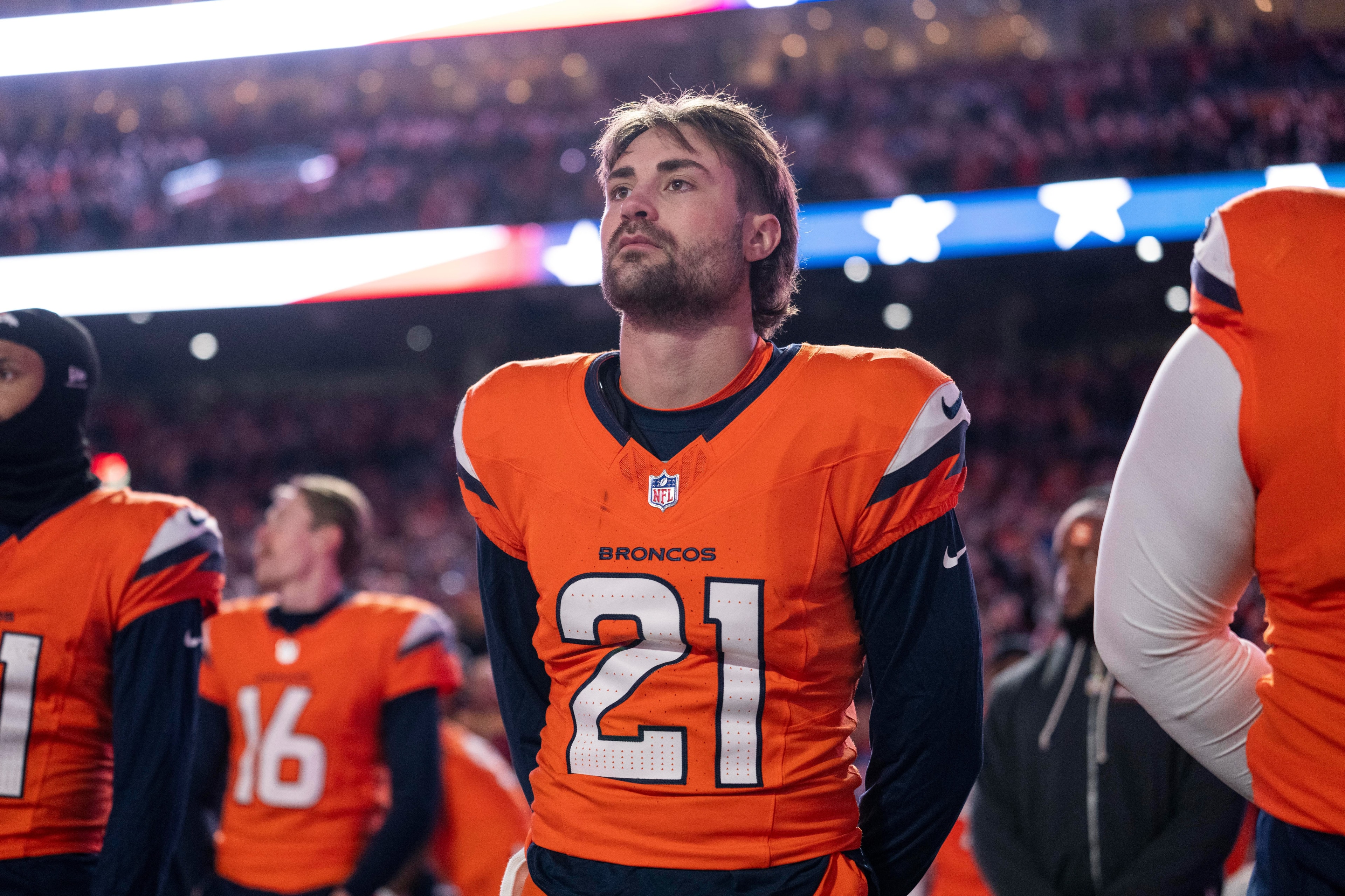 Riley Moss leaves Broncos-Packers preseason game early after injury on first drive