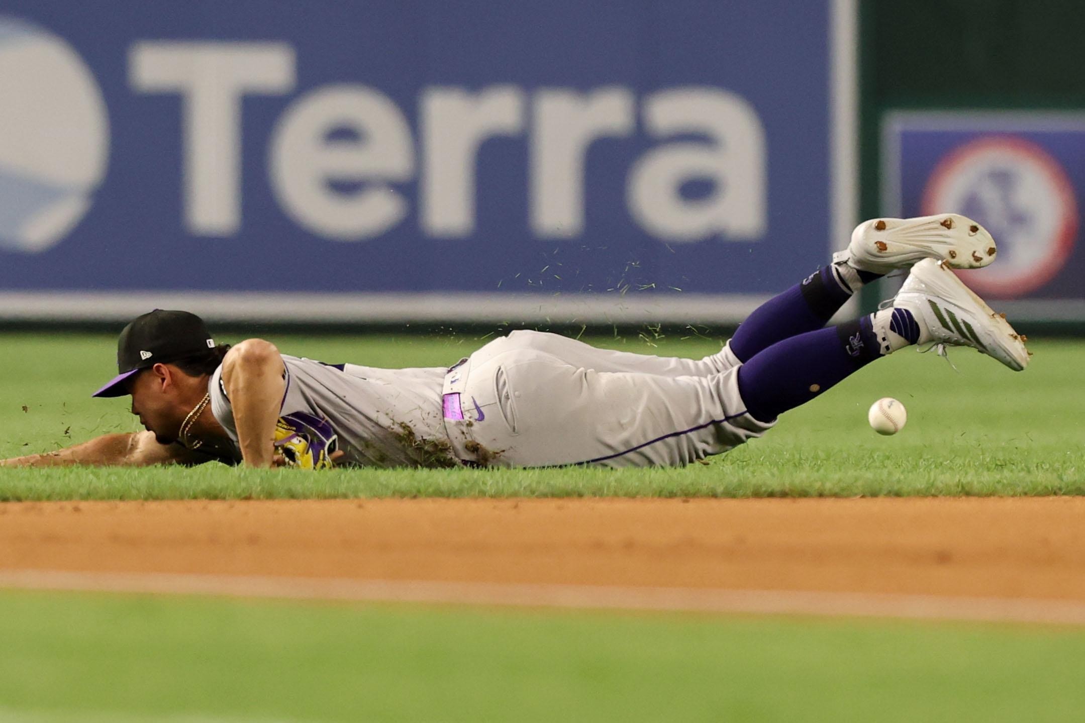 Ezequiel Tovar leaves Rockies-Nationals game with left wrist strain; Ryan Ritter takes over at shortstop