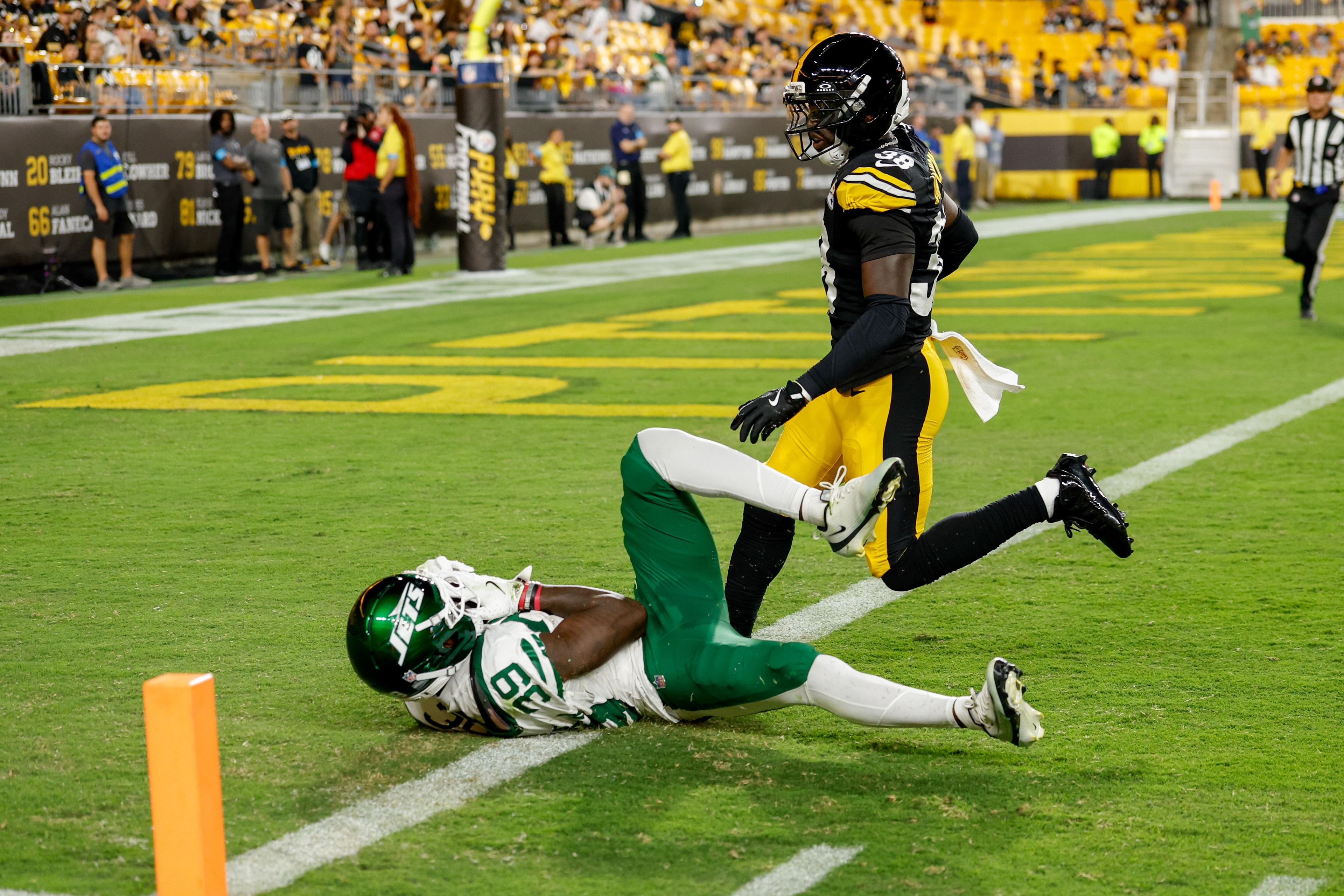 Steelers fans gather in Delaware for Saturday Night Open Thread