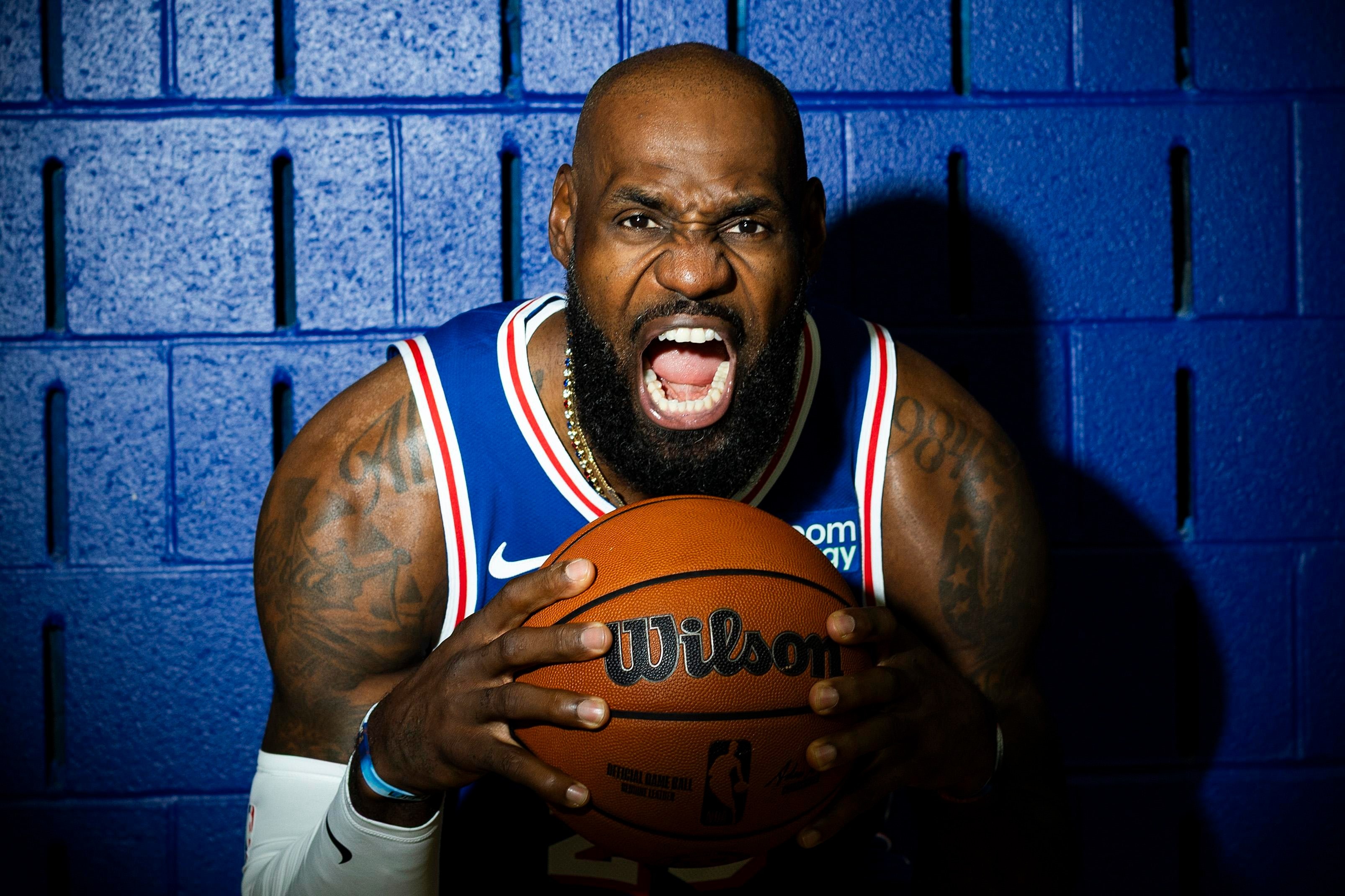 LeBron James reportedly plans to live in New York for 2026-27, commuting to the 76ers by helicopter