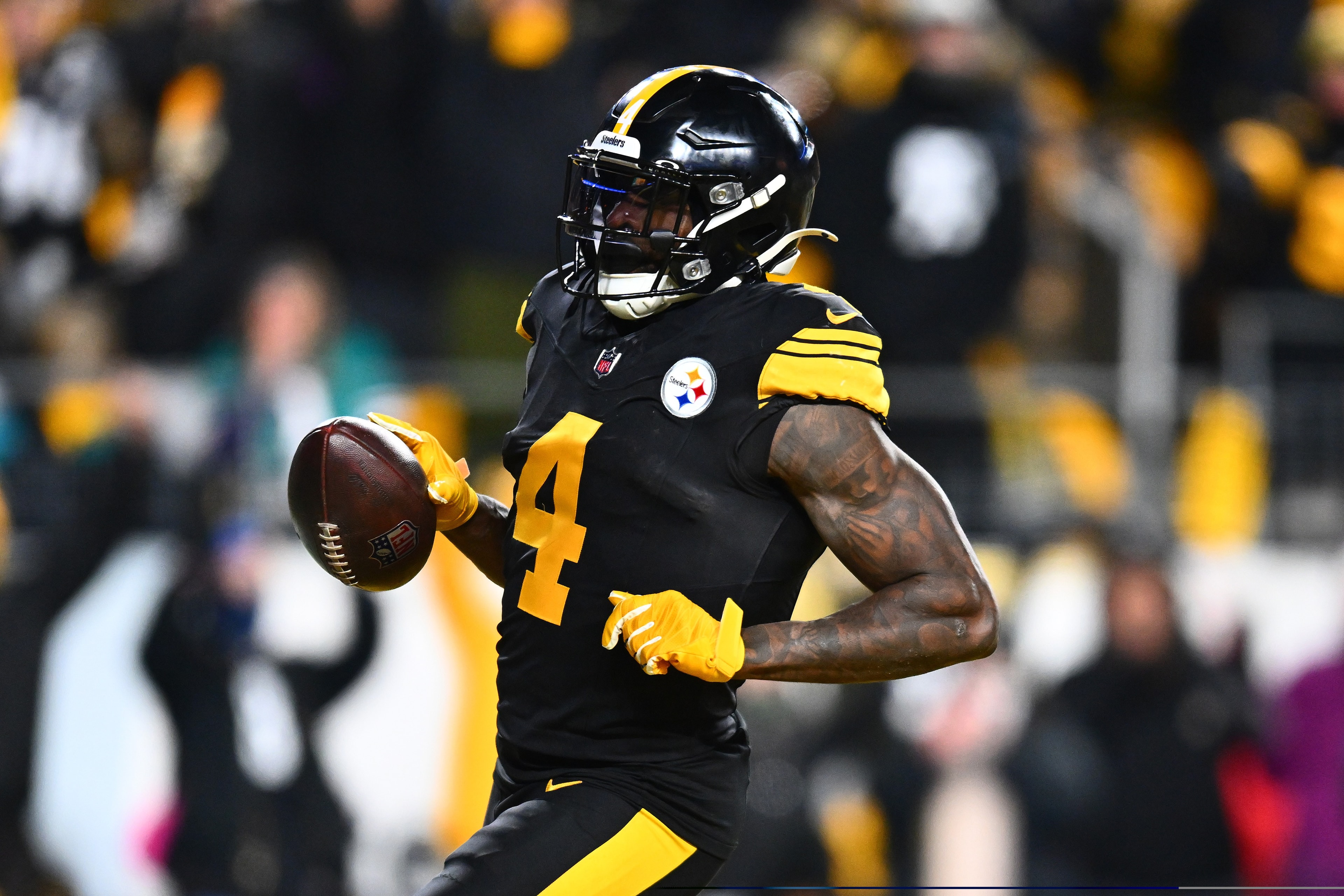 Steelers restructure DK Metcalf contract, creating nearly $18 million in cap space