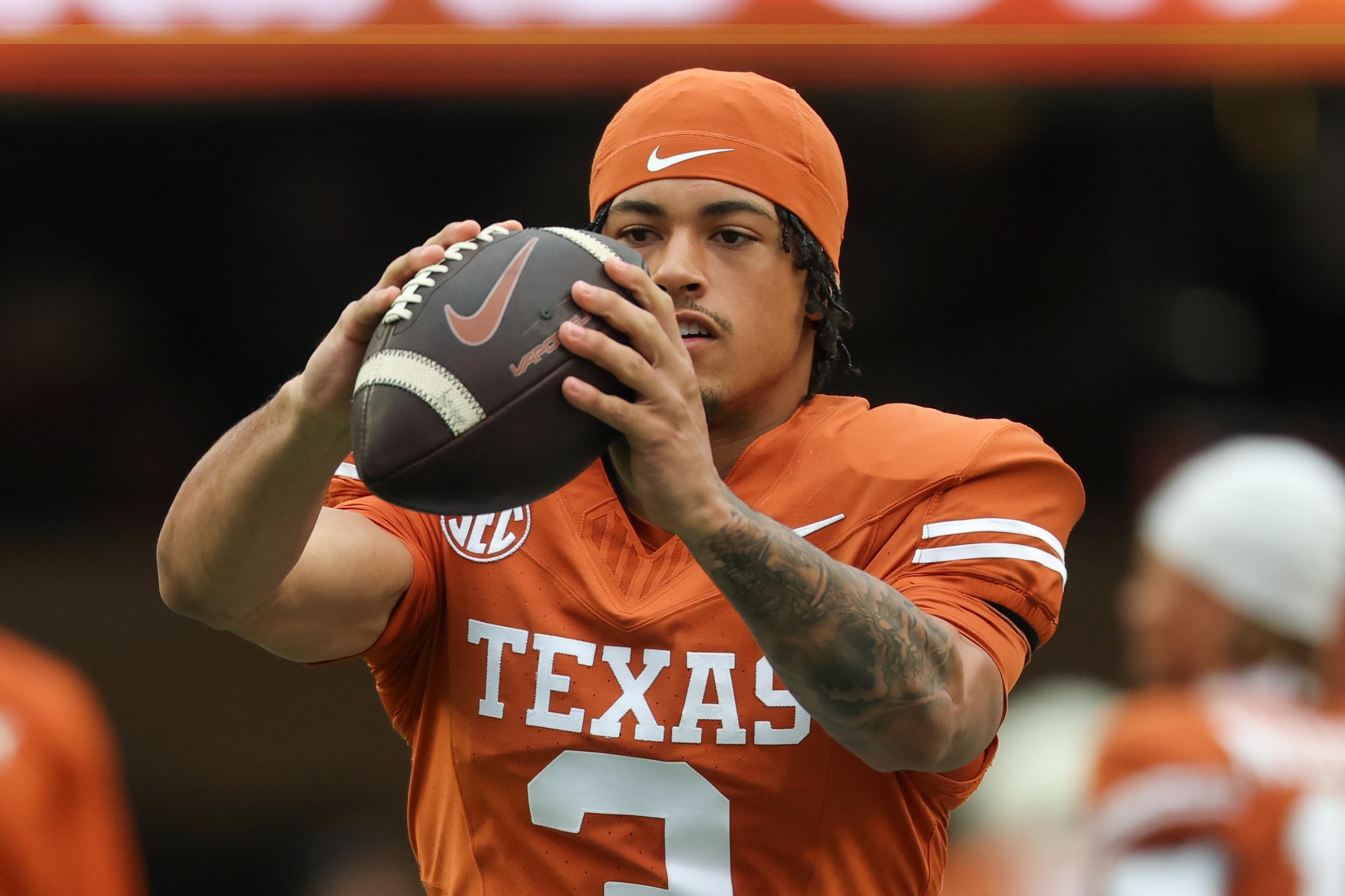 Steve Sarkisian spotlights a pair of standouts driving Texas’ toughest practice reps