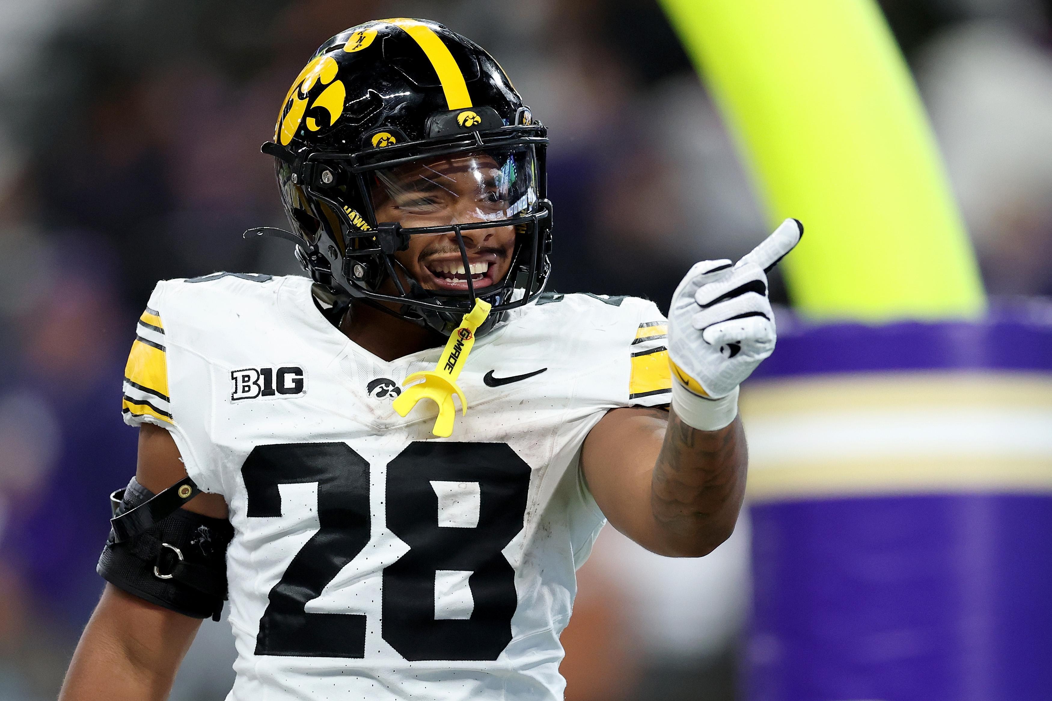 Iowa Turns Its Bye-Week Build Into a Road Statement, Rolling Washington 41-24