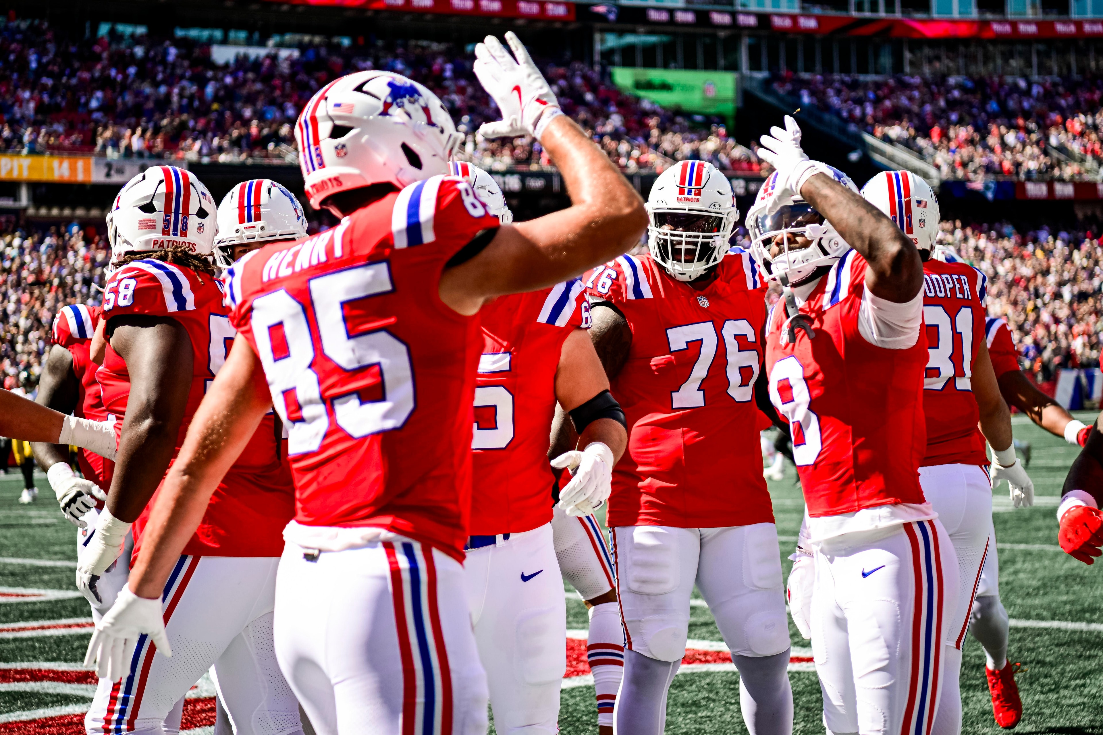 Patriots’ upset over Bills sparks playoff optimism among fans, Vrabel says team is “back in the race”