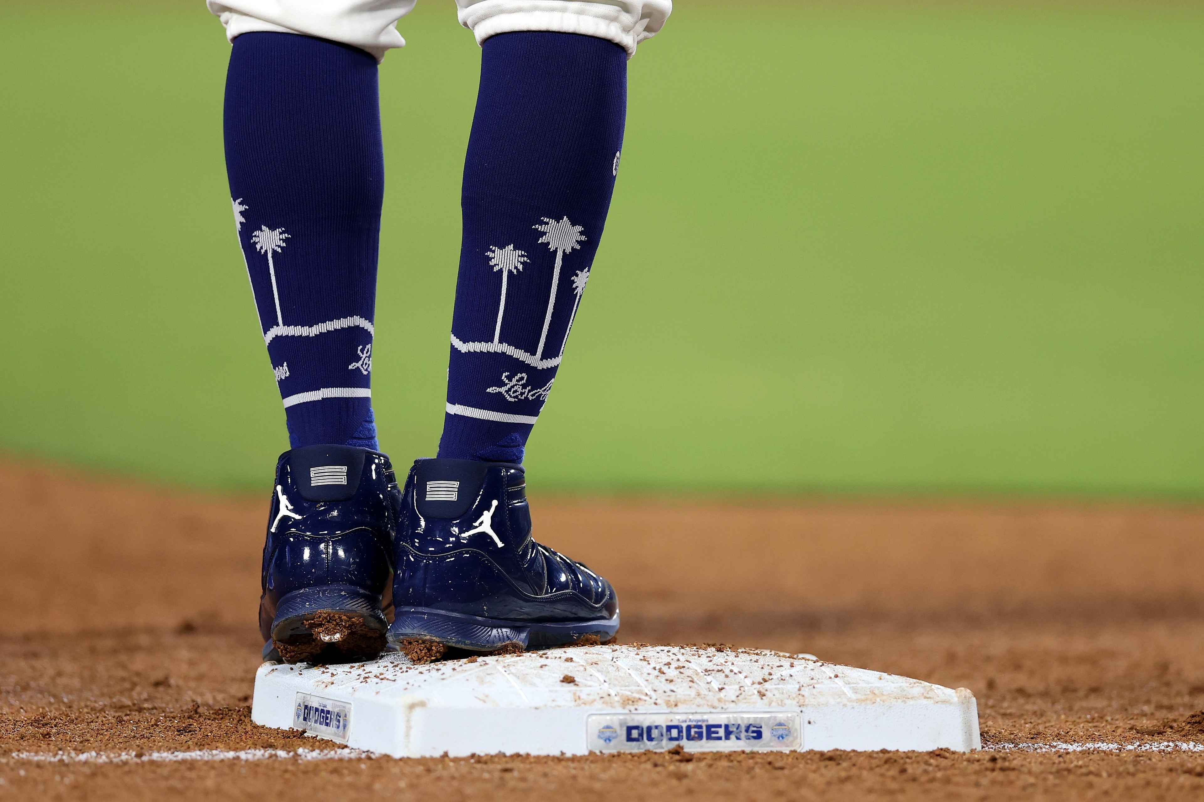 Dodgers take aim at a rare sweep after a shaky stretch