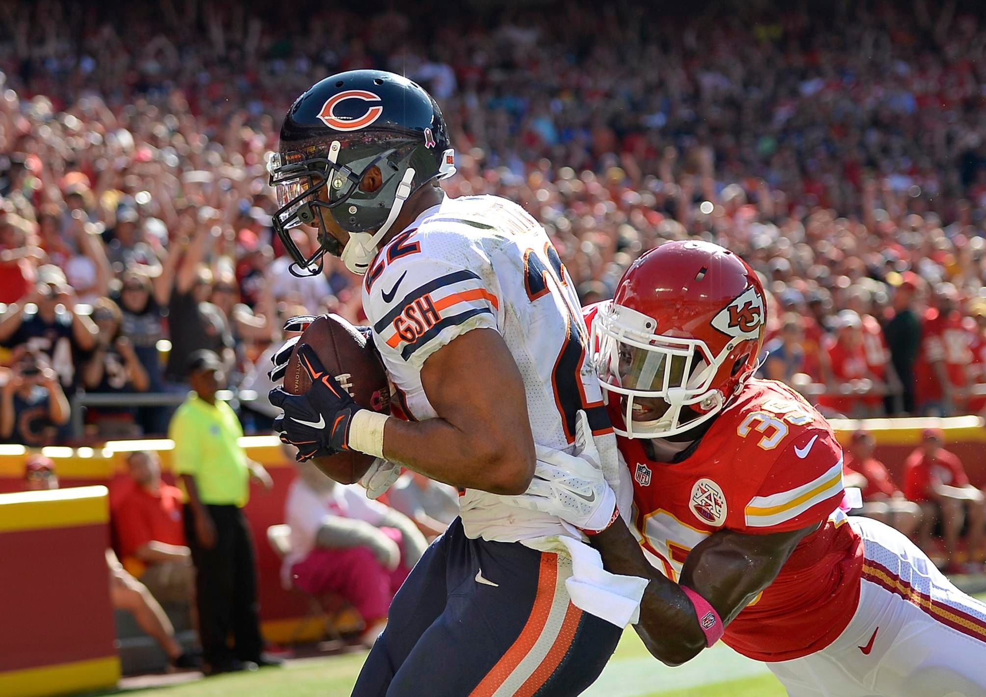 Bears vs. Buccaneers Week 5 flashbacks: the “Sweetness” milestone, an NFL record, and a Lambeau turnaround remembered
