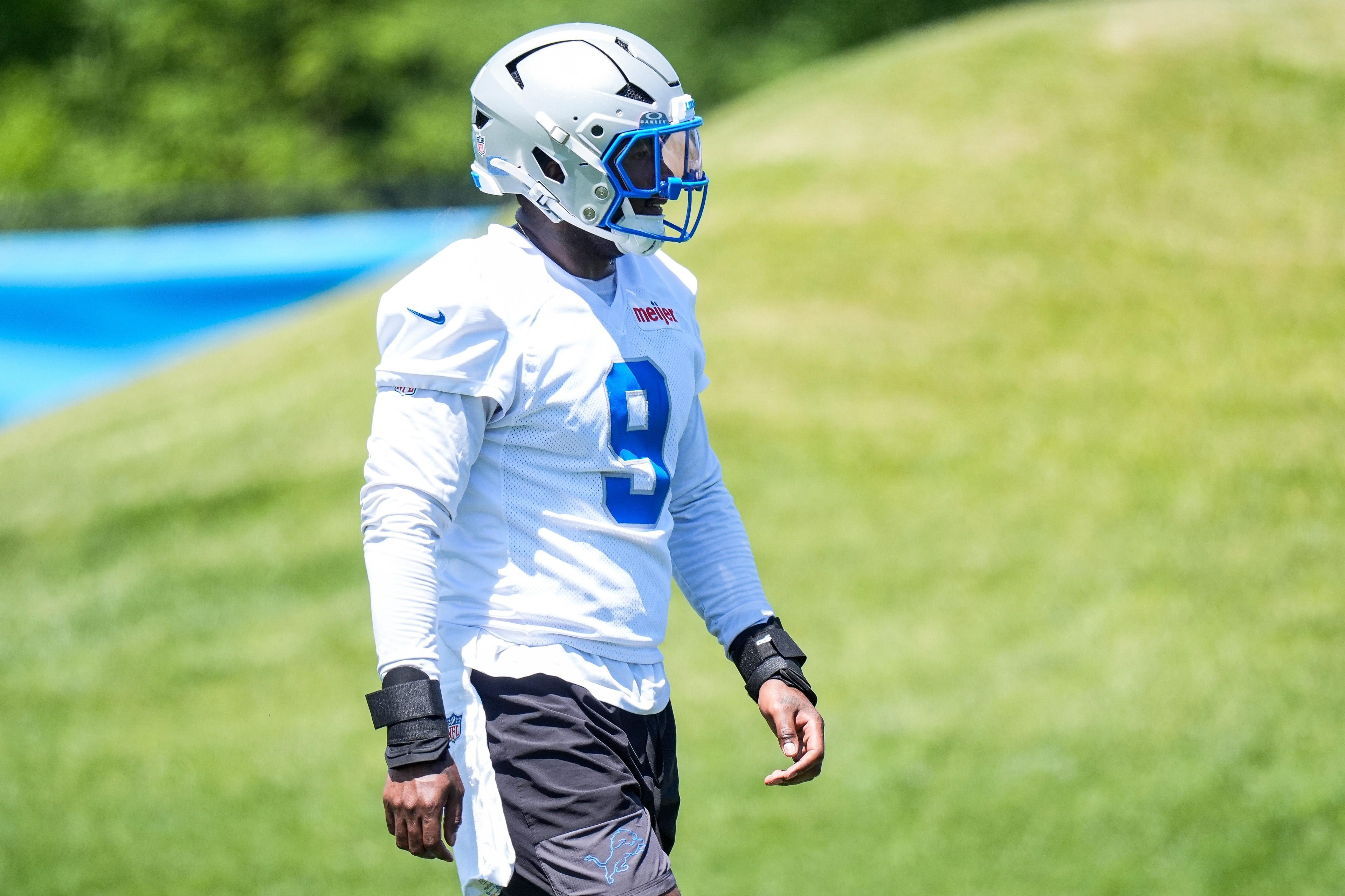 Lions’ 11th training camp practice brings cautious optimism on return timelines