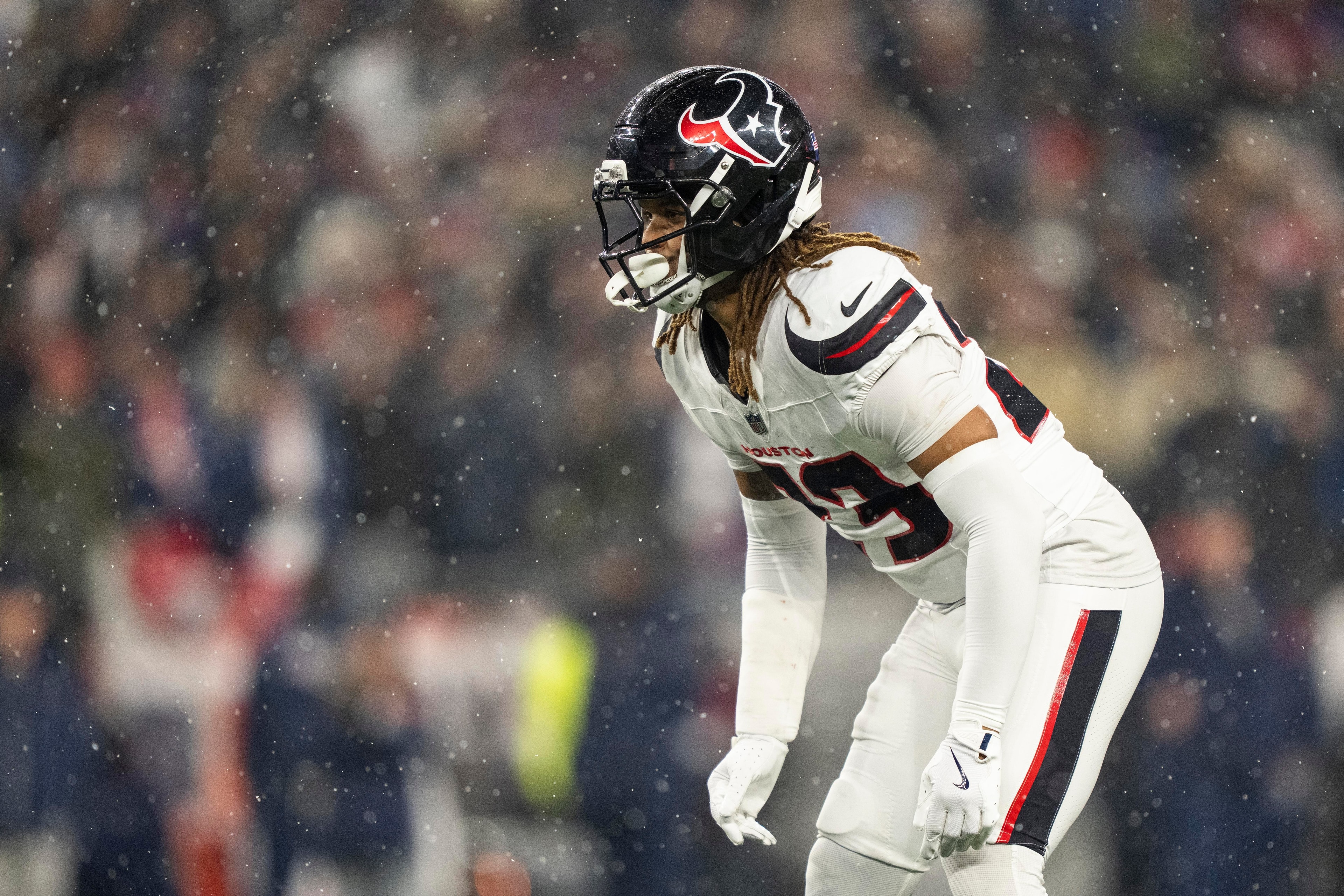 Patriots’ draft prep pivot: Jaylen Reed enters New England in a trade for Kayshon Boutte