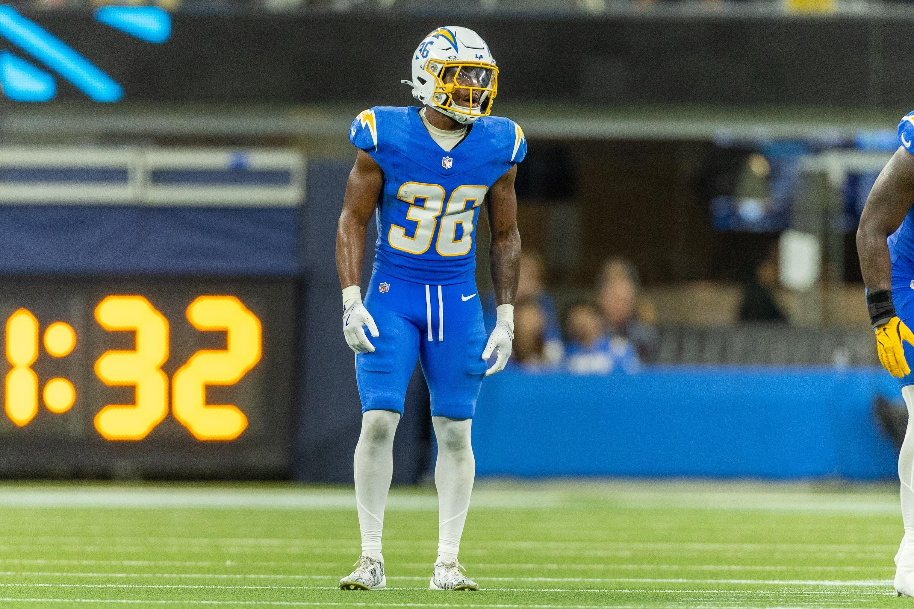 Chargers trim to 53, trading Avery Smith and TeRah Edwards before the deadline