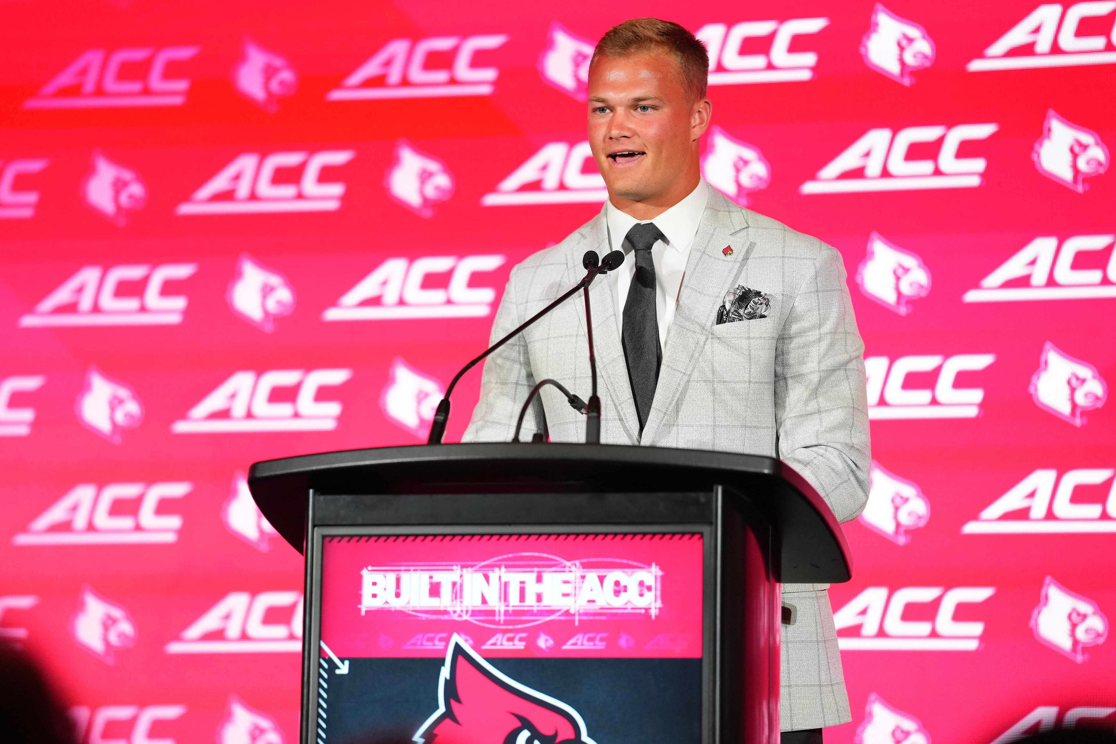 Louisville’s Jeff Brohm leans on a new quarterback in Year 4, adding Ohio State transfer Lincoln Kienholz