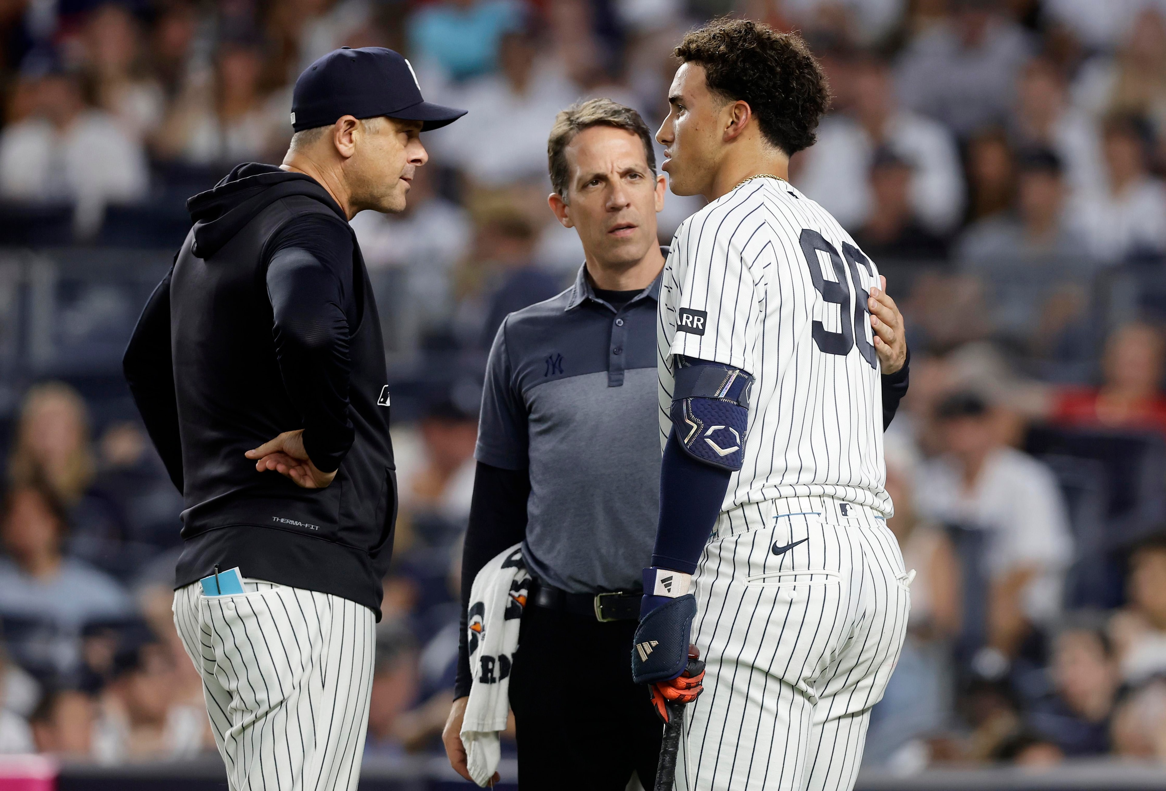 Yankees’ rookie shortstop George Lombard Jr. listed day to day after right knee discomfort