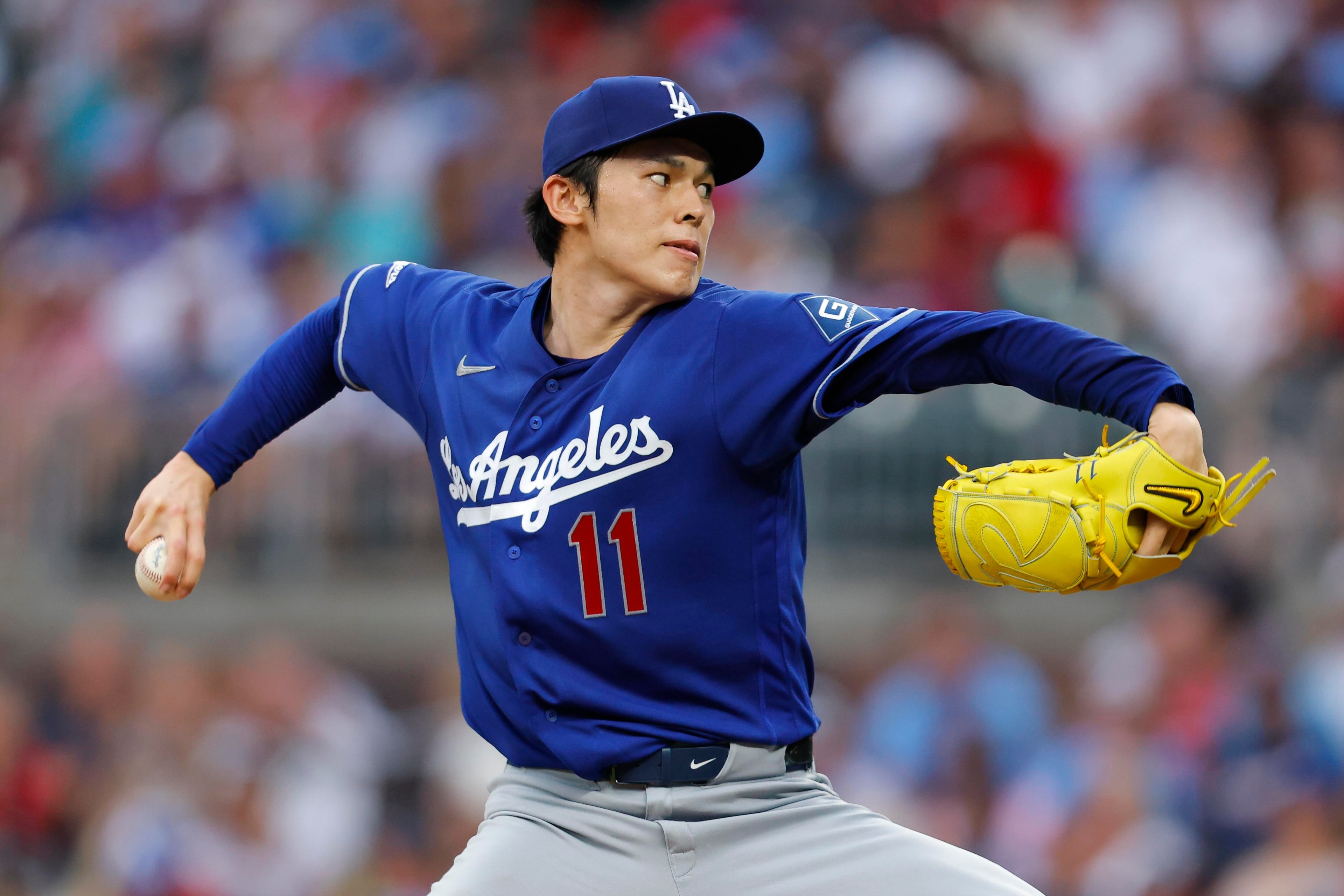 Roki Sasaki exits early with blister on right middle finger in Dodgers-Braves game