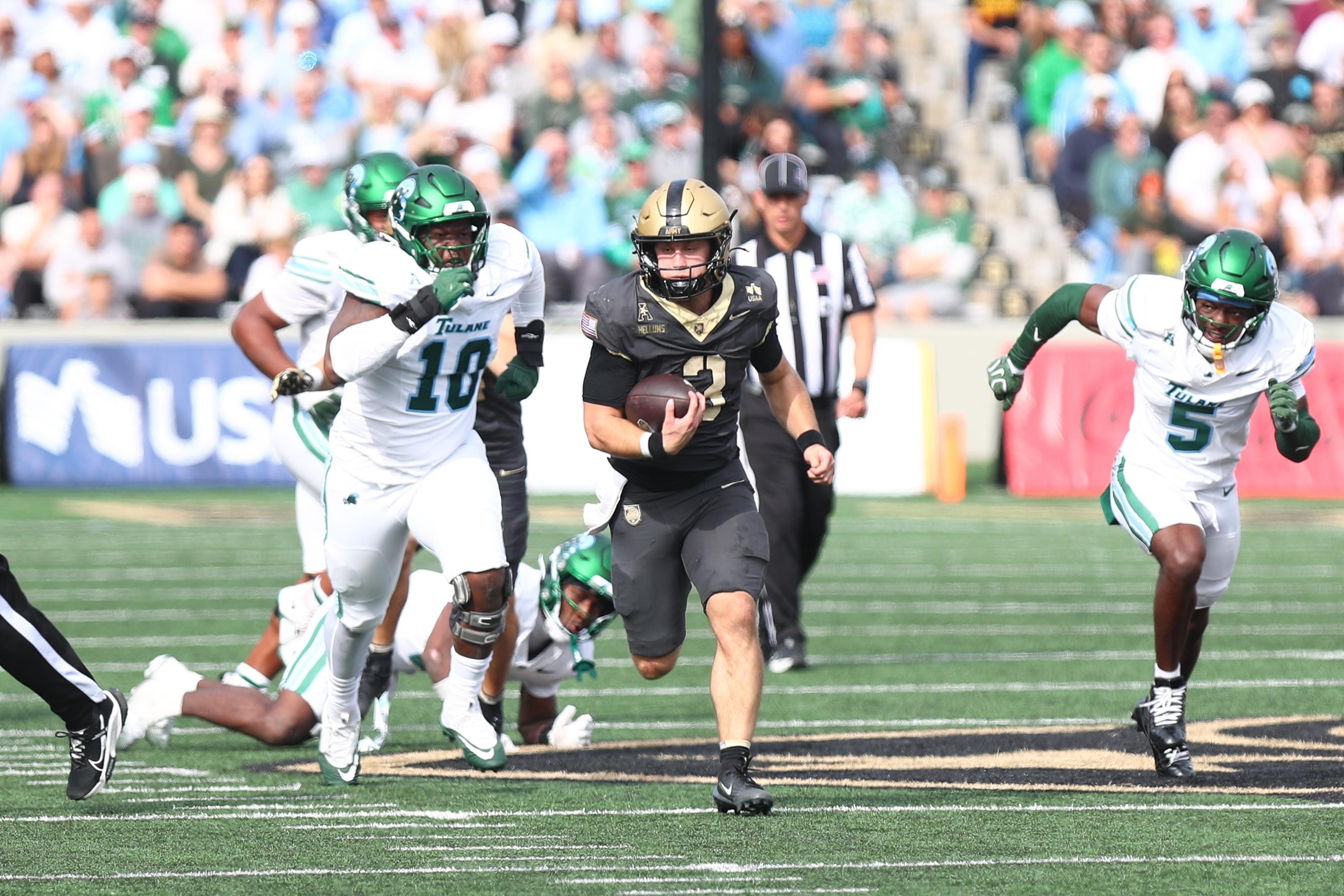 Cale Hellums rushes for 223 yards as Army survives Tulane, 20-17