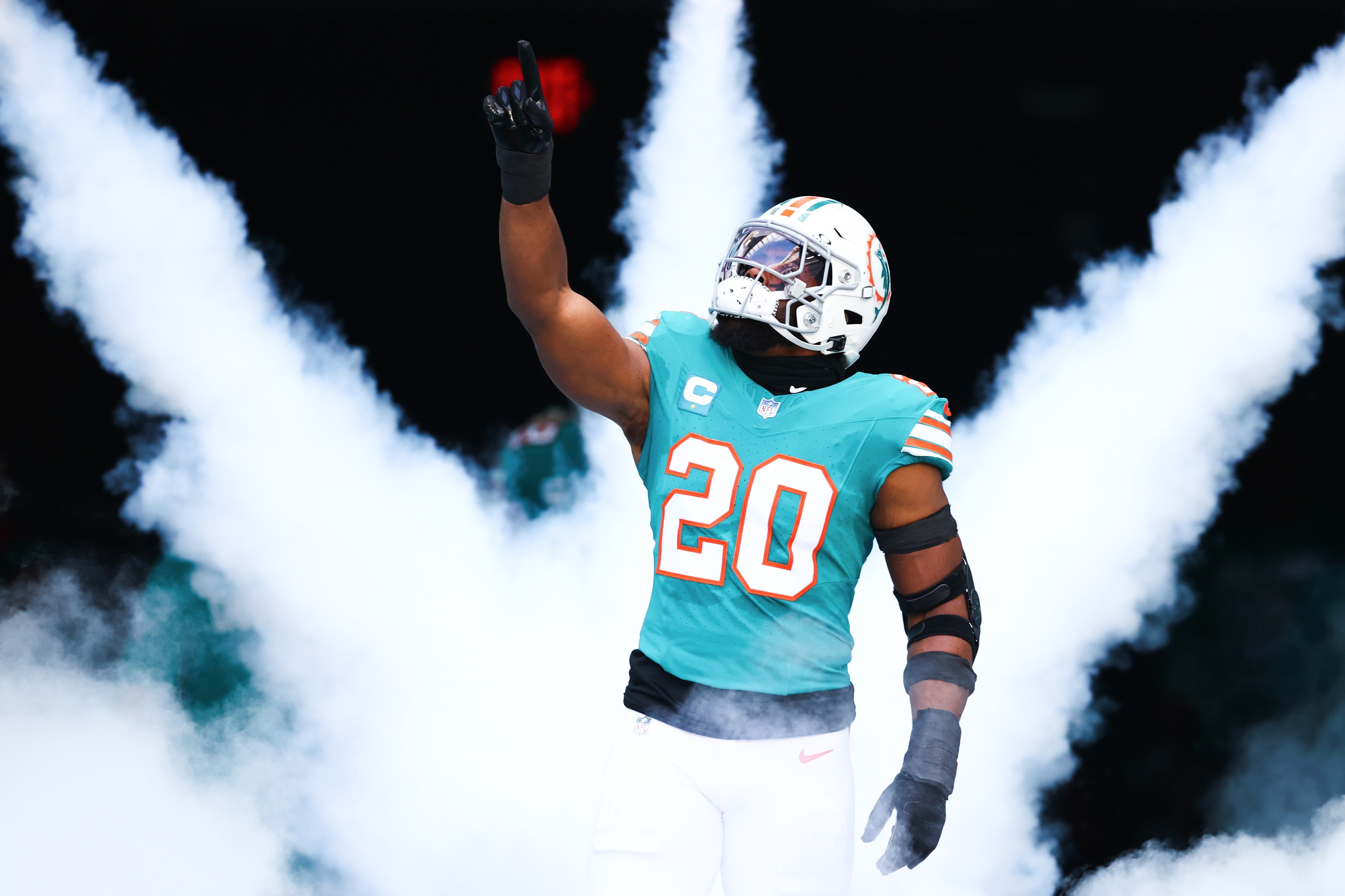Dolphins open 2026 preseason with roster built around NFL’s 90-player limit and a rookie exemption