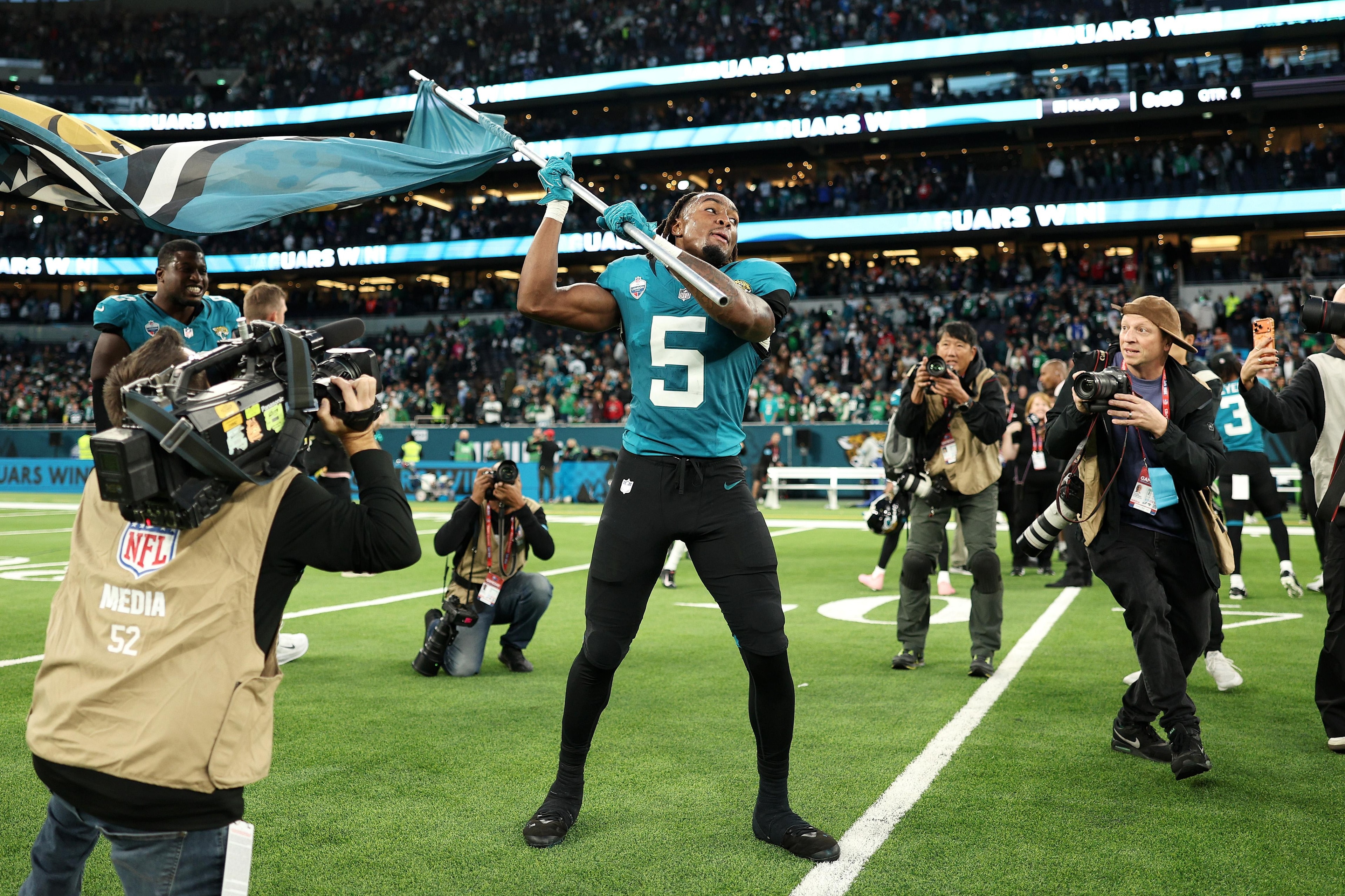 Jaguars hold off Eagles, move to 4-1 as Week 5 steadies Jacksonville’s title-case profile