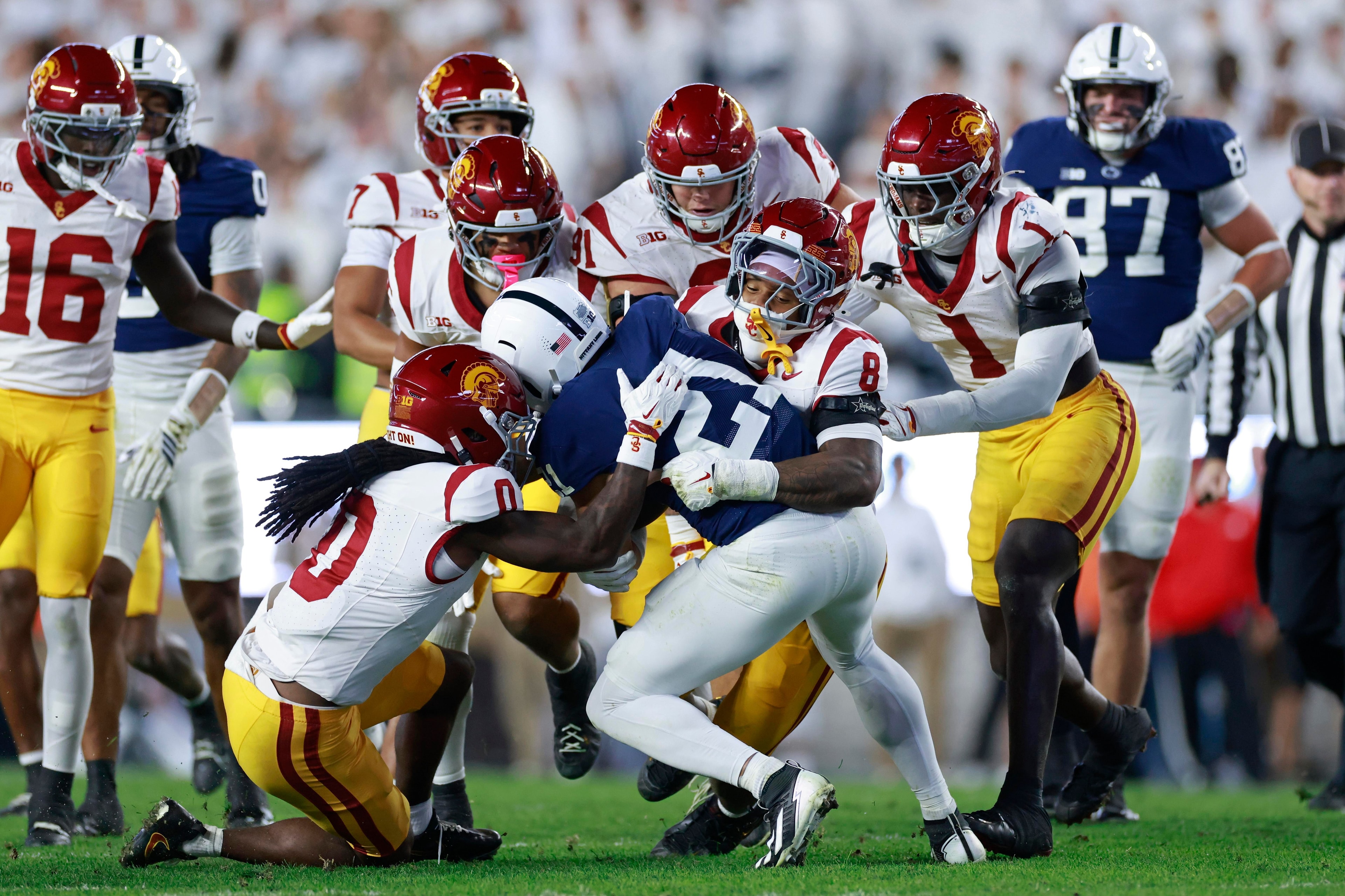 Penn State’s Pass-Rush Struggles Again in USC Loss, While Chase Sowell Tries to Keep Offense Afloat
