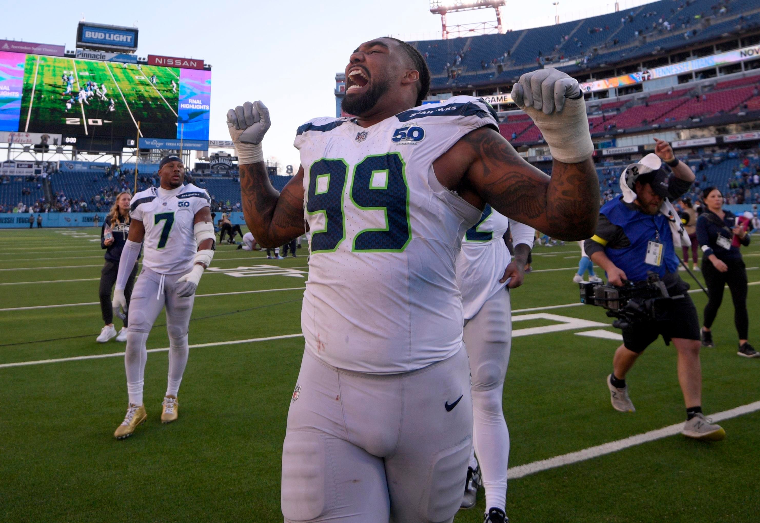 Seahawks keep “Big Cat” on the defensive line with a $90 million contract extension for Leonard Williams