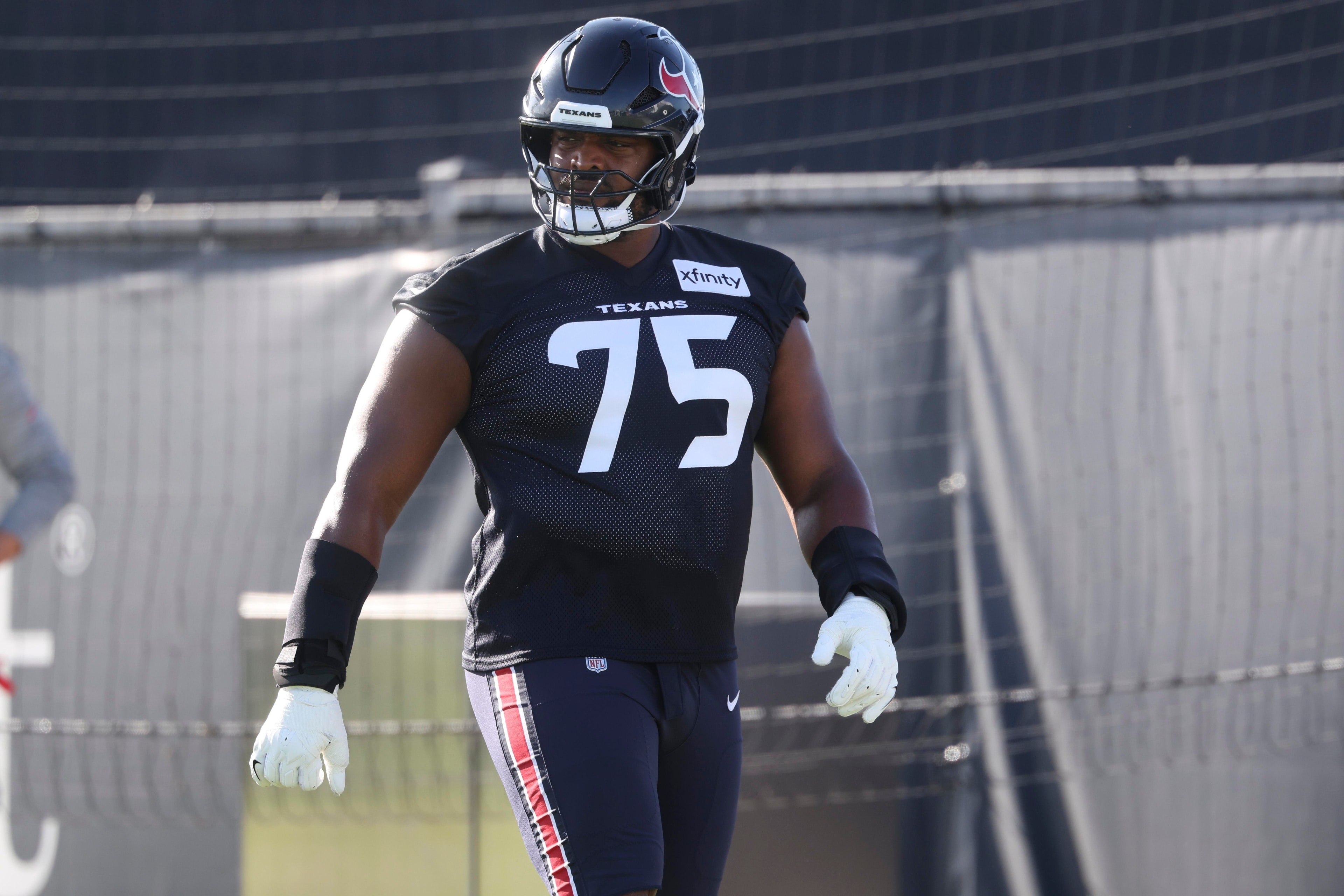 Lions give their offensive line a closer look, trying out veteran guards Will Hernandez and Laken Tomlinson