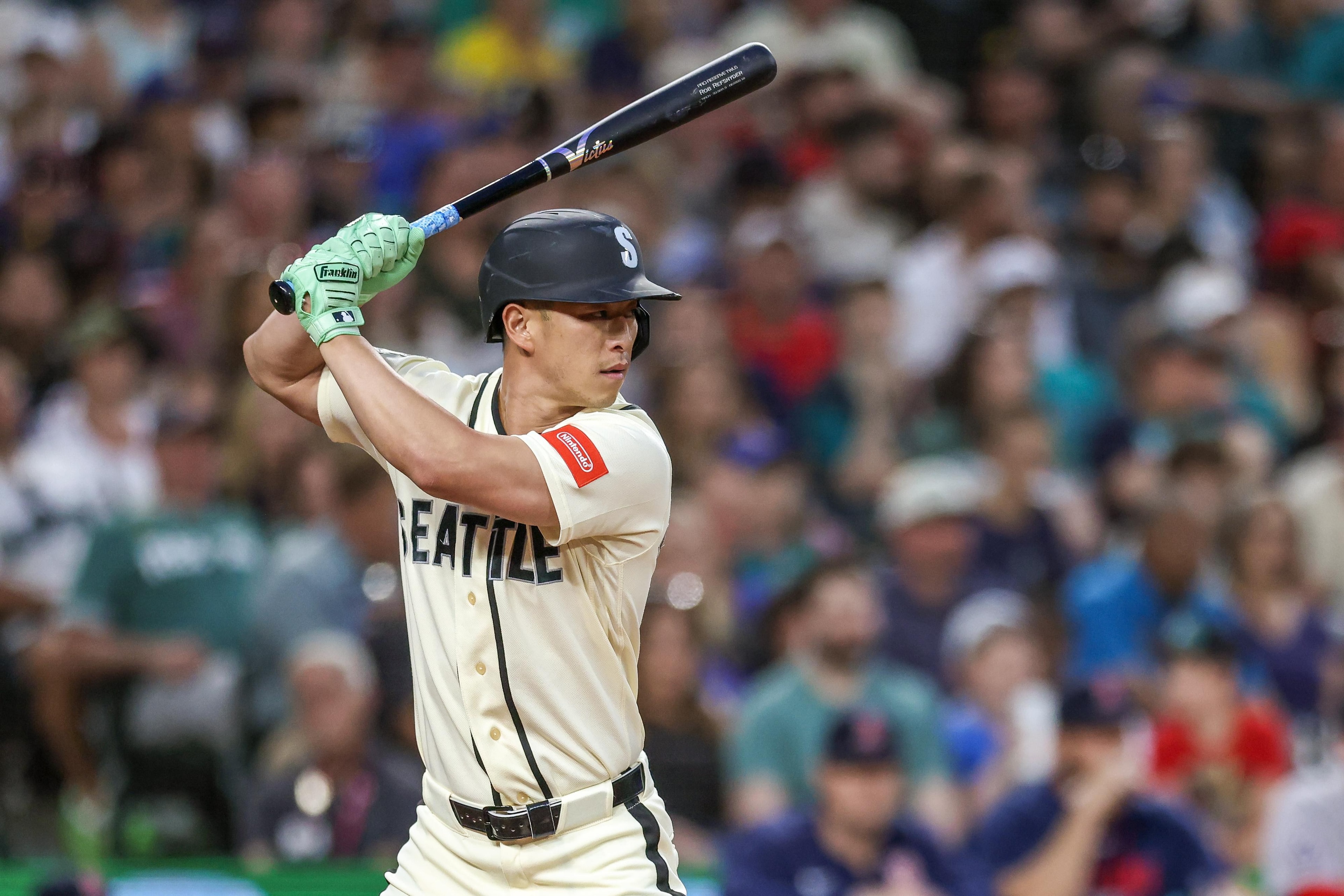 Mariners absorbed another extra-innings setback, while news touches Cal Raleigh, Rob Refsnyder and Butch Huskey
