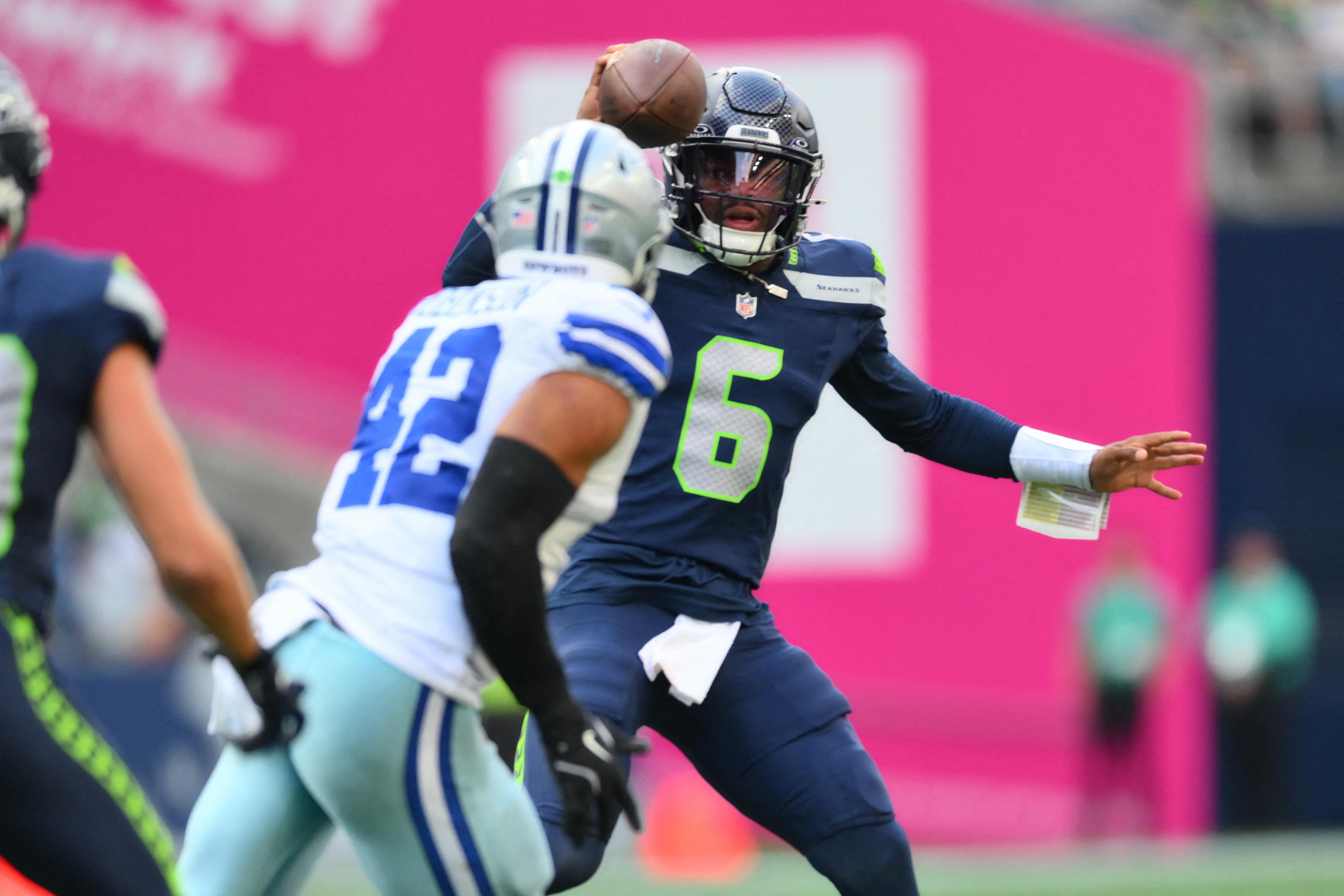 Cowboys used a trimmed rotation late vs. Seahawks, snap counts spotlight depth work
